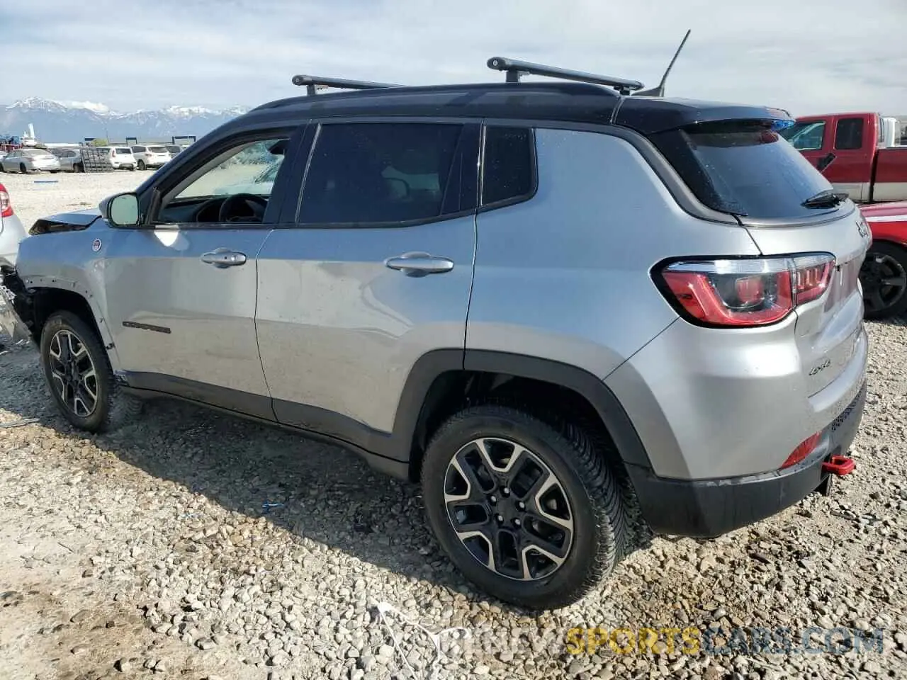 2 Photograph of a damaged car 3C4NJDDB9KT668858 JEEP COMPASS 2019