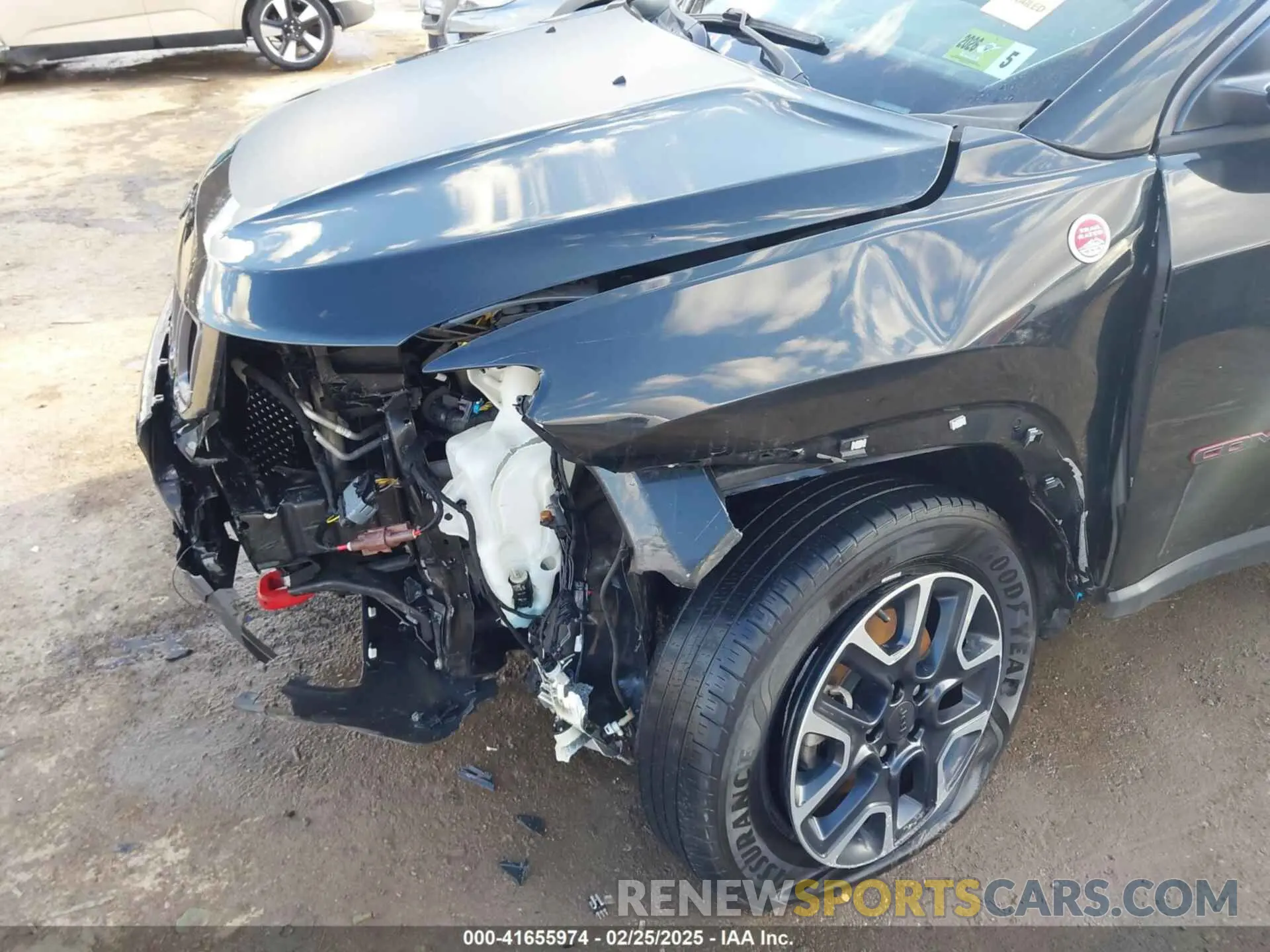 19 Photograph of a damaged car 3C4NJDDBXKT671364 JEEP COMPASS 2019