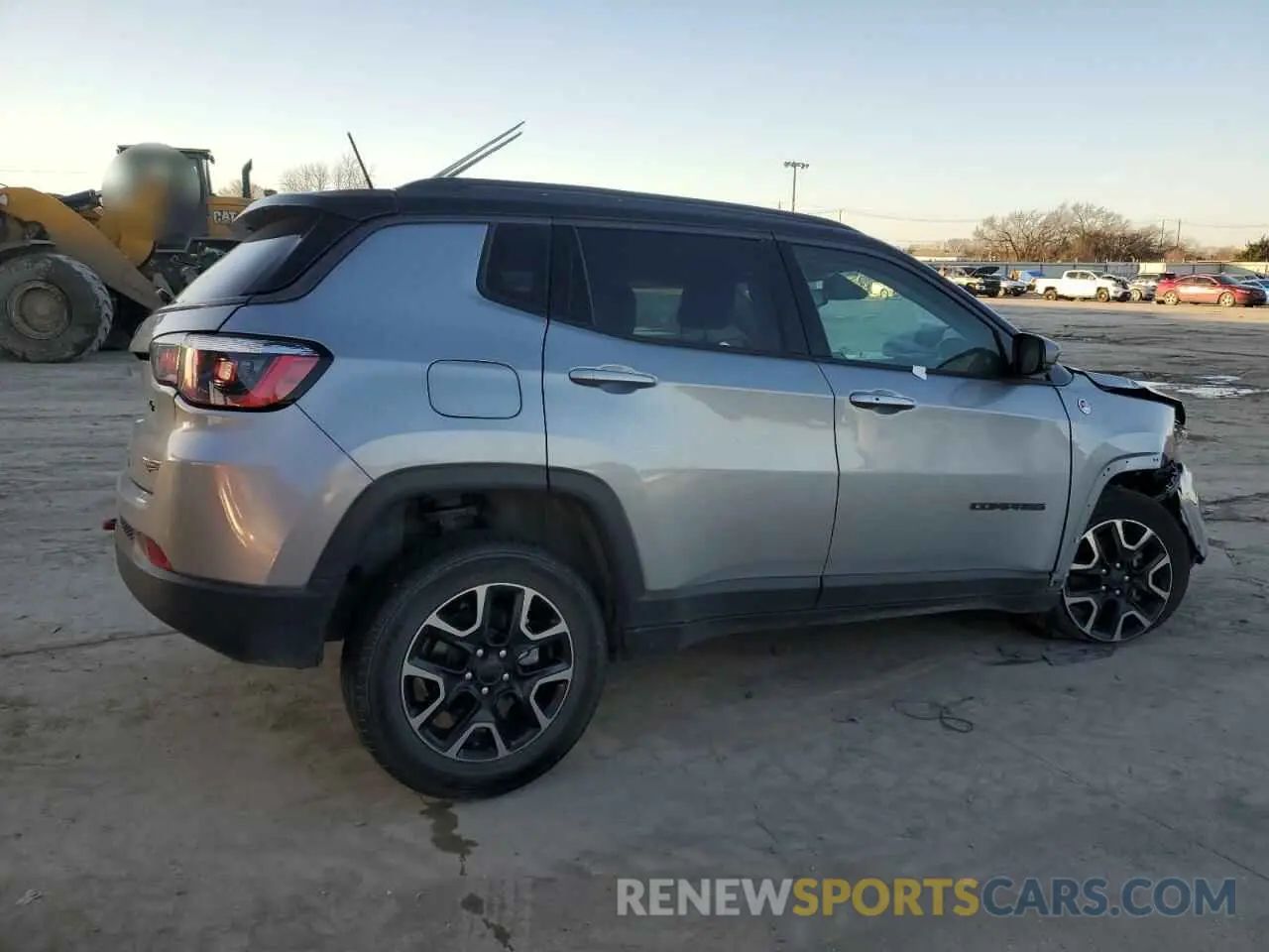 3 Photograph of a damaged car 3C4NJDDBXKT722037 JEEP COMPASS 2019
