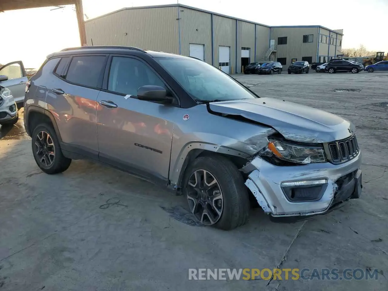 4 Photograph of a damaged car 3C4NJDDBXKT722037 JEEP COMPASS 2019