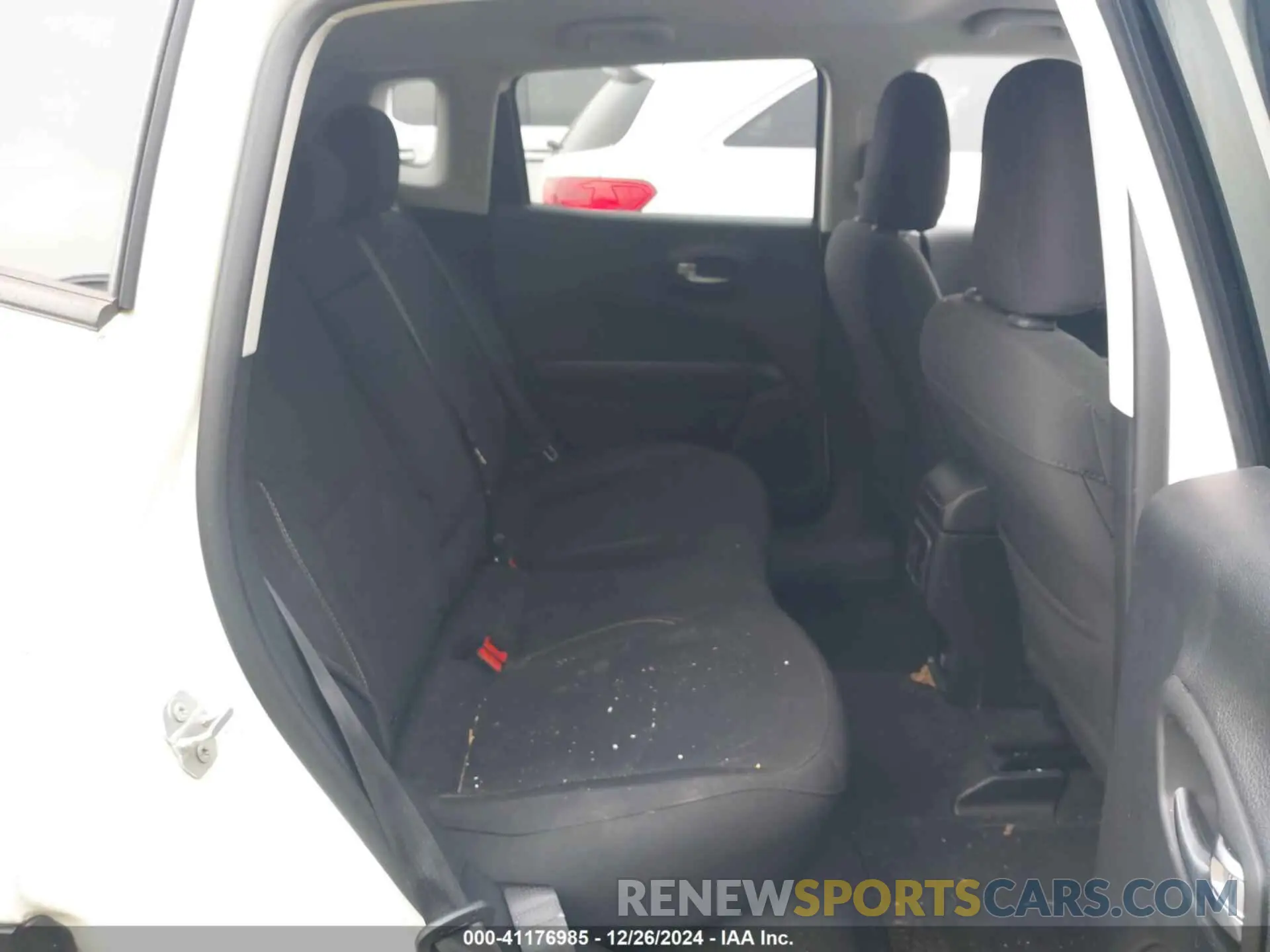 8 Photograph of a damaged car 3C4NJCAB3LT150955 JEEP COMPASS 2020