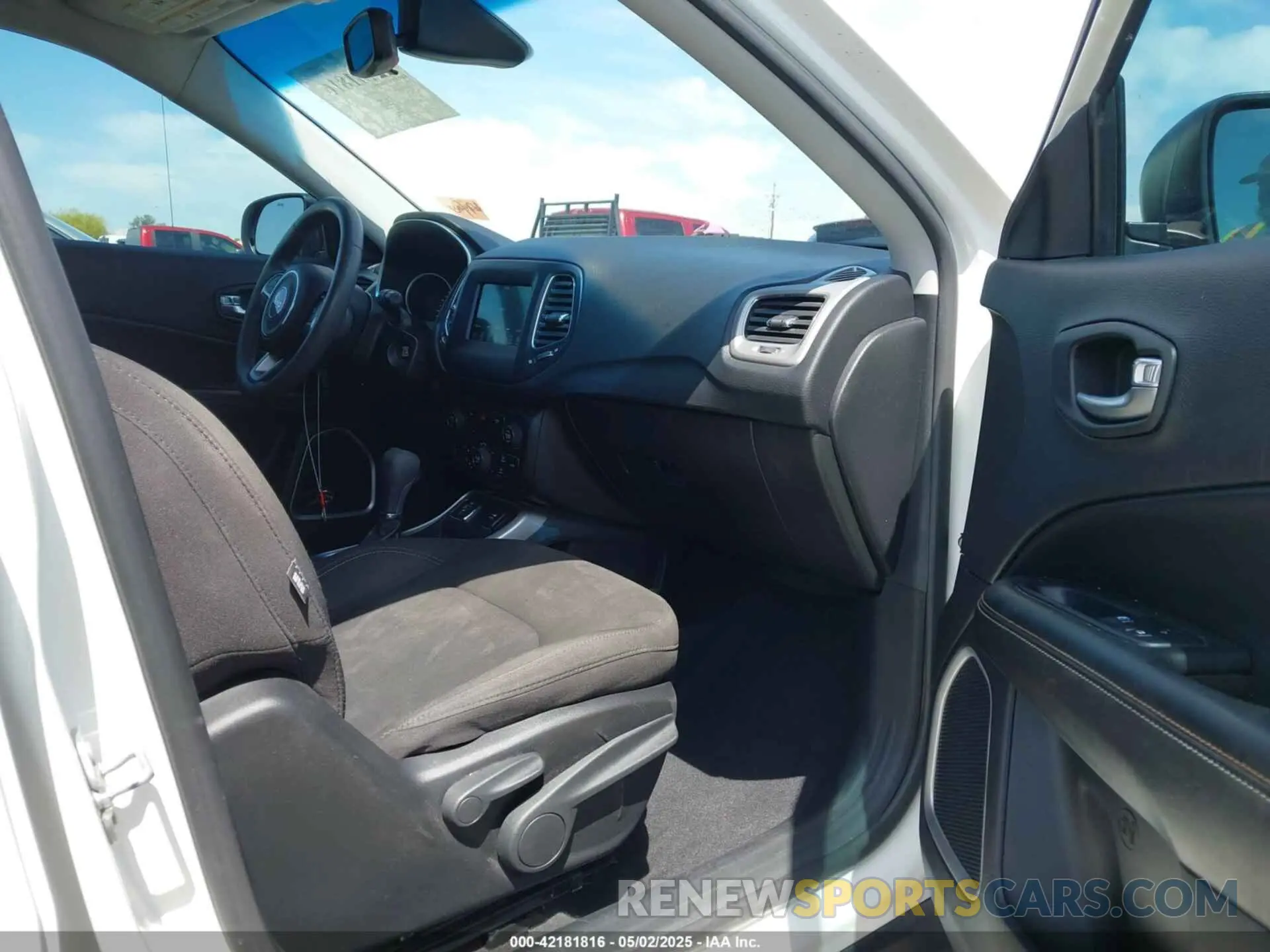 5 Фотография поврежденного автомобиля 3C4NJCAB5LT253133 JEEP COMPASS 2020