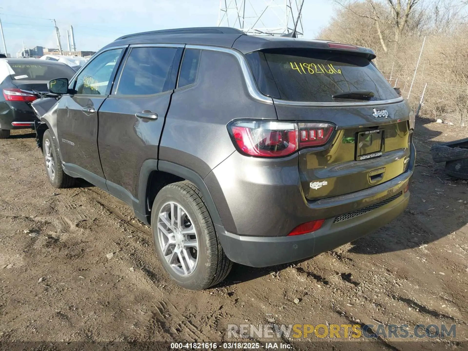 3 Photograph of a damaged car 3C4NJCBB0LT247013 JEEP COMPASS 2020
