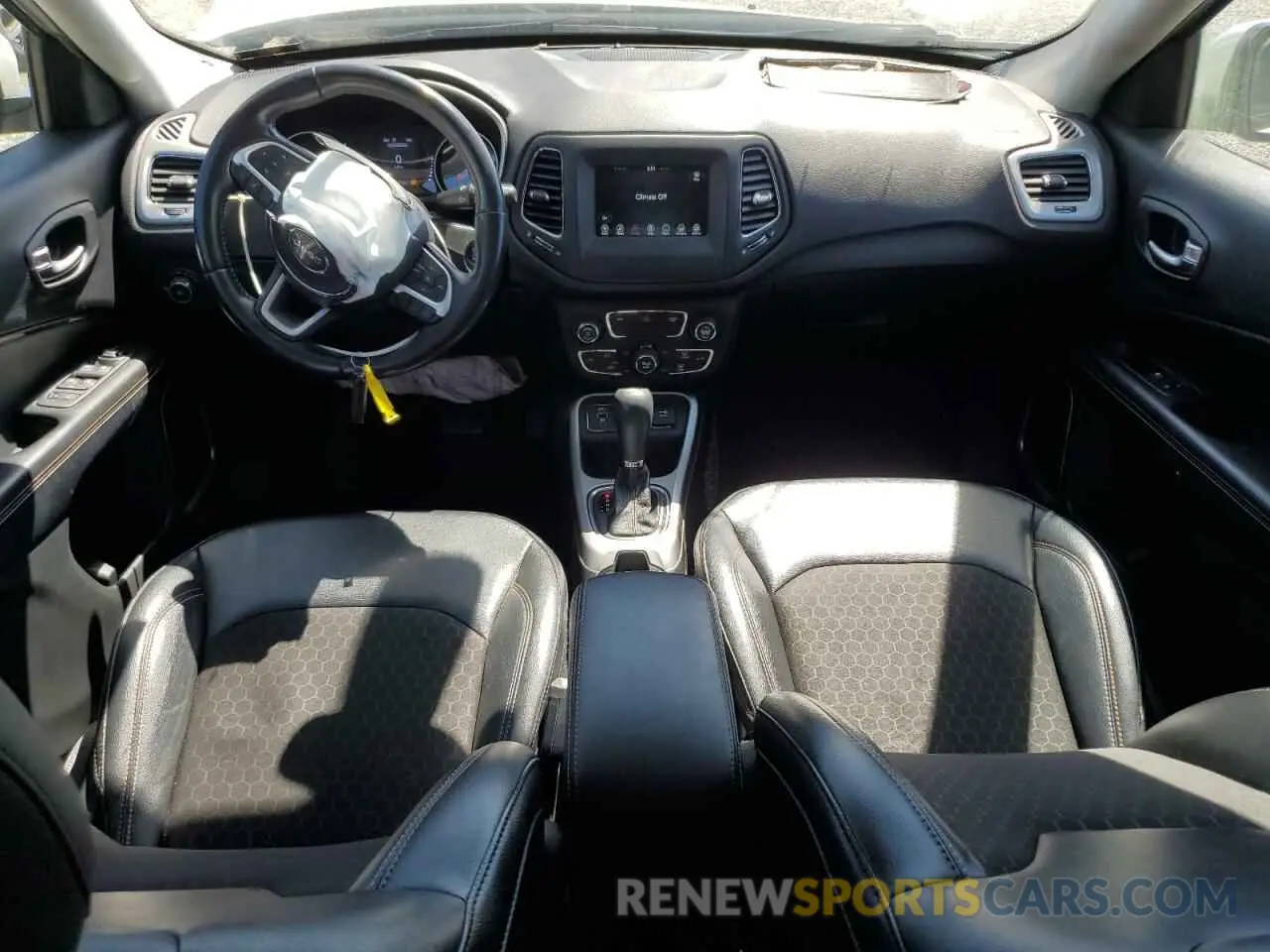 8 Photograph of a damaged car 3C4NJCBB2LT162755 JEEP COMPASS 2020