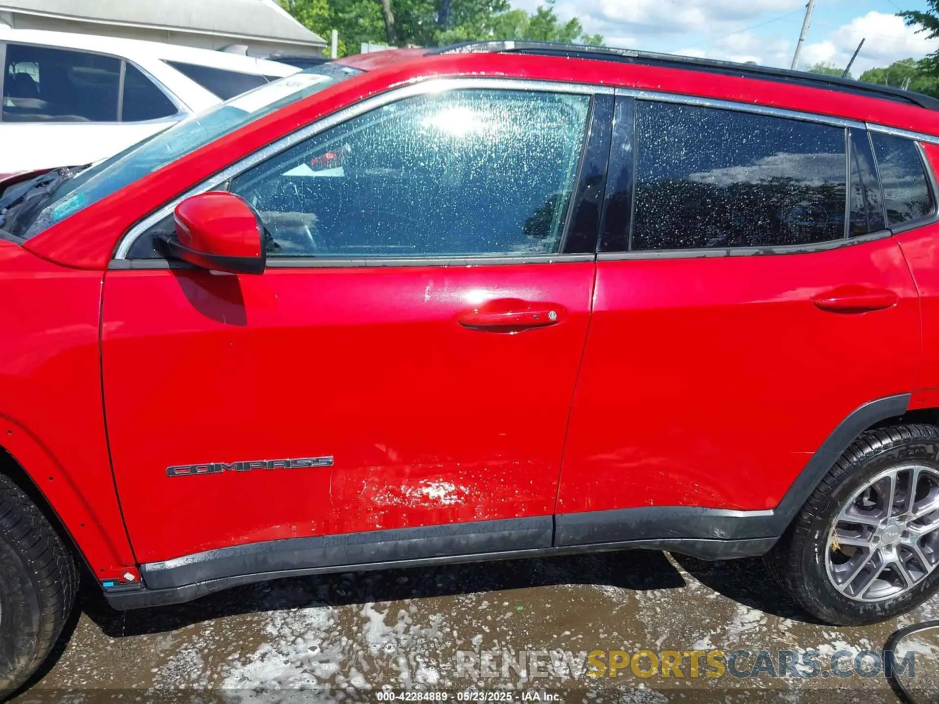 14 Photograph of a damaged car 3C4NJCBB2LT205894 JEEP COMPASS 2020