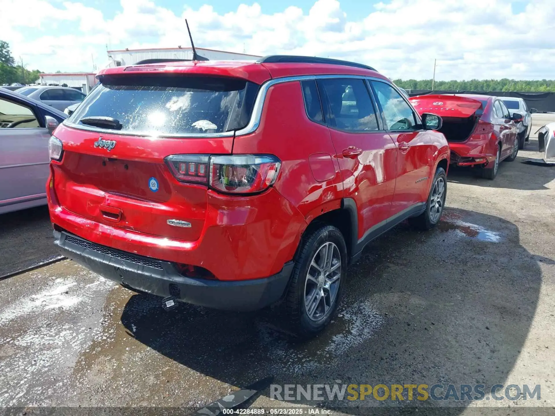 4 Photograph of a damaged car 3C4NJCBB2LT205894 JEEP COMPASS 2020