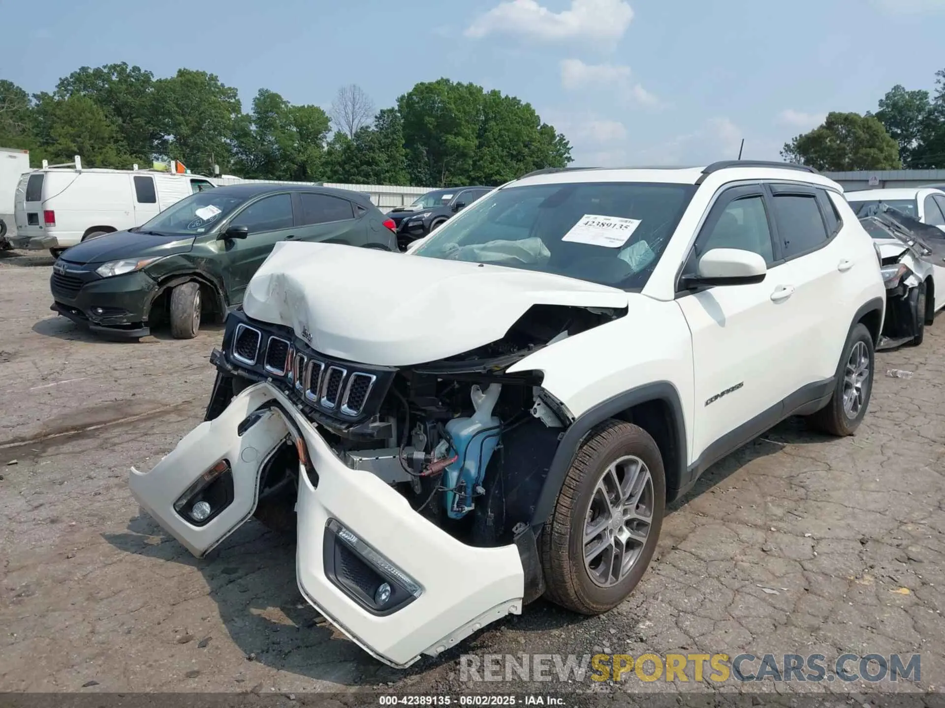 2 Photograph of a damaged car 3C4NJCBB2LT205958 JEEP COMPASS 2020