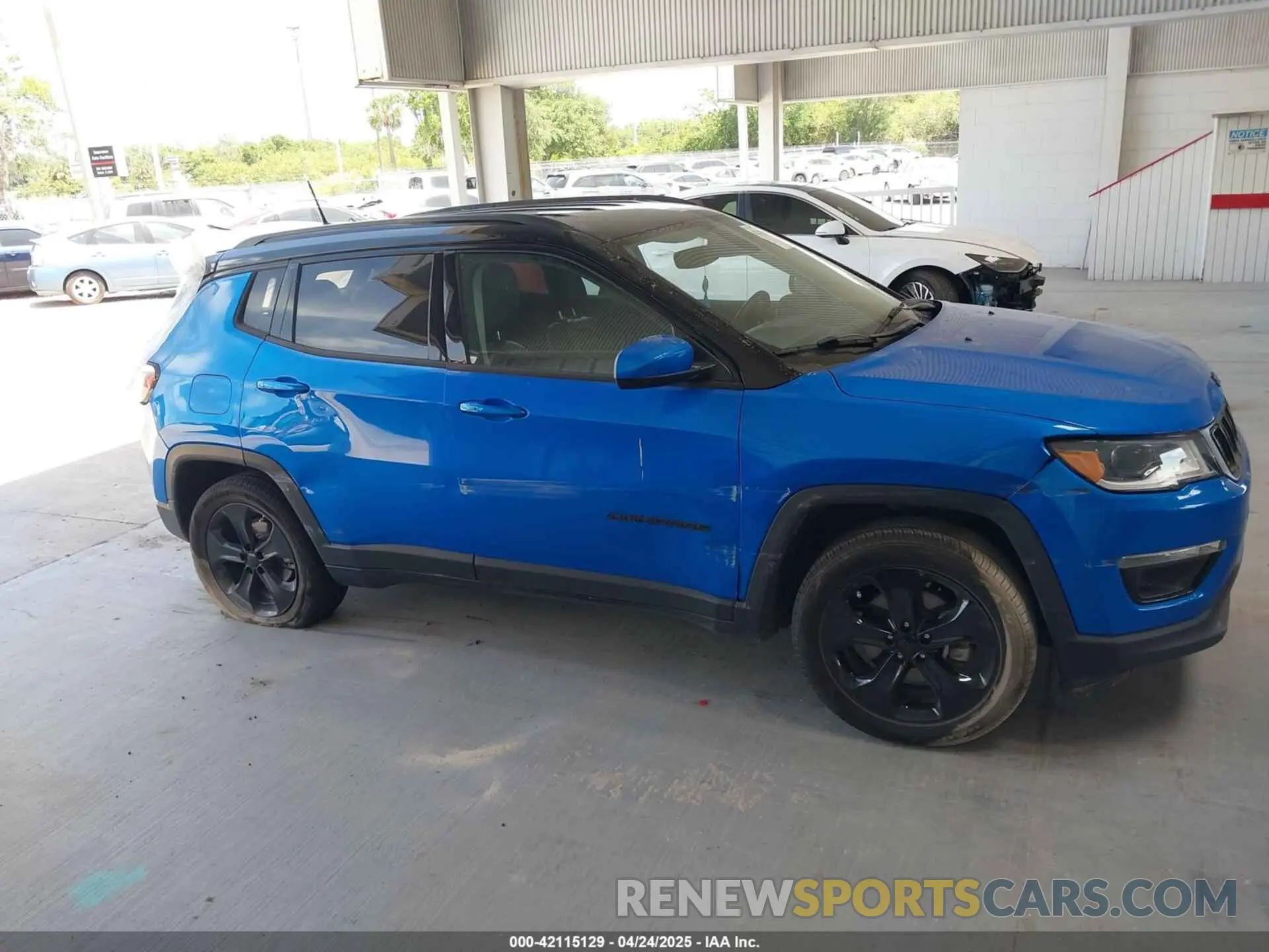 13 Фотография поврежденного автомобиля 3C4NJCBB3LT257440 JEEP COMPASS 2020