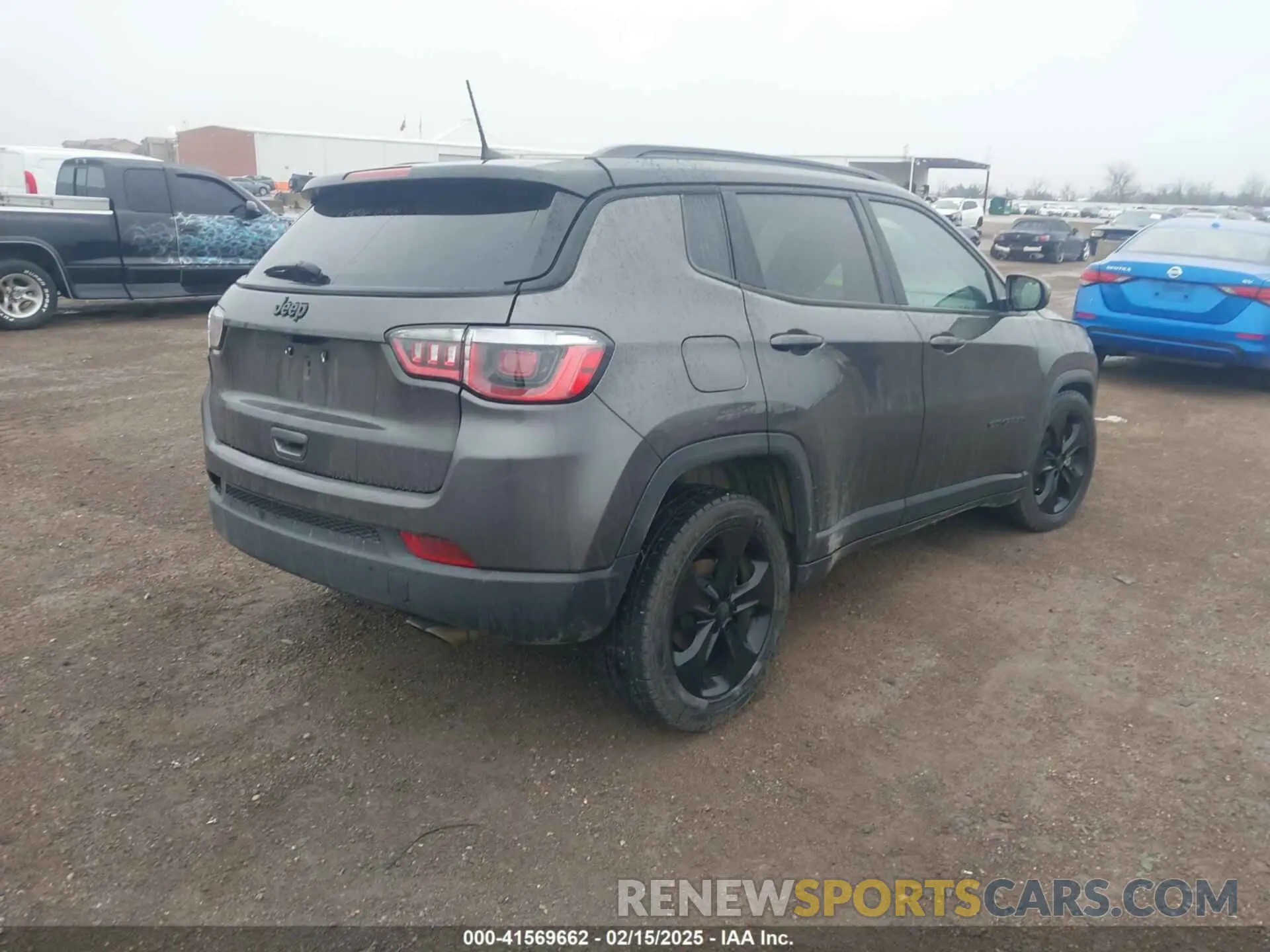 4 Photograph of a damaged car 3C4NJCBB5LT105255 JEEP COMPASS 2020