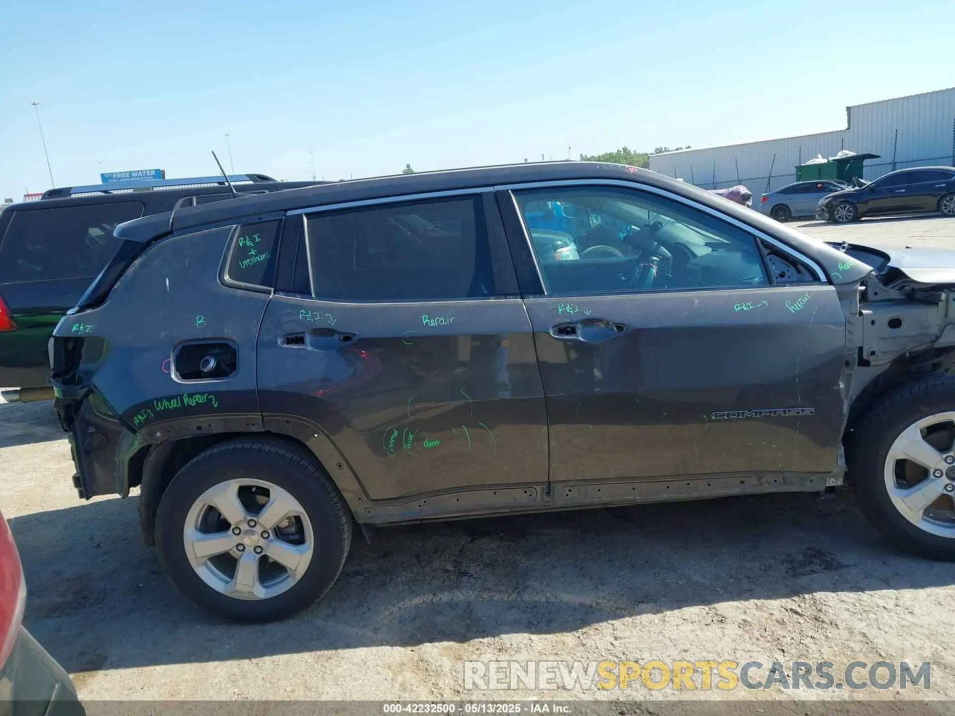 14 Photograph of a damaged car 3C4NJCBB6LT229969 JEEP COMPASS 2020