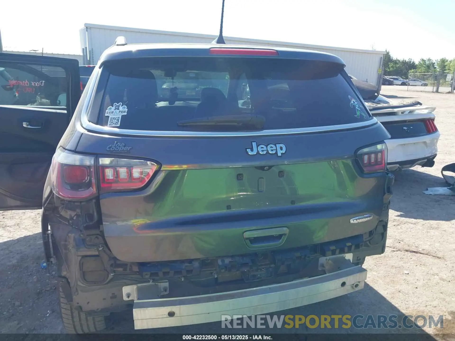 17 Photograph of a damaged car 3C4NJCBB6LT229969 JEEP COMPASS 2020