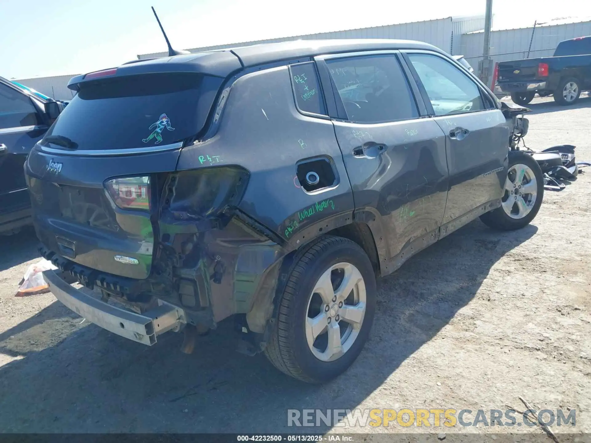 4 Photograph of a damaged car 3C4NJCBB6LT229969 JEEP COMPASS 2020