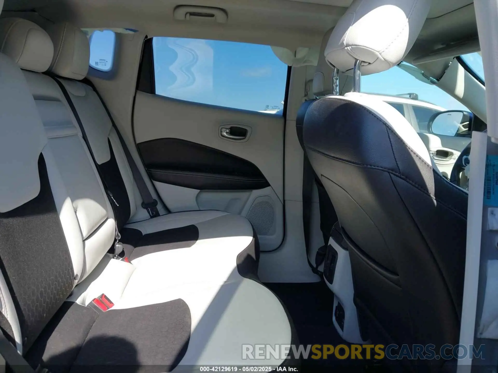 8 Фотография поврежденного автомобиля 3C4NJCBB7LT130383 JEEP COMPASS 2020