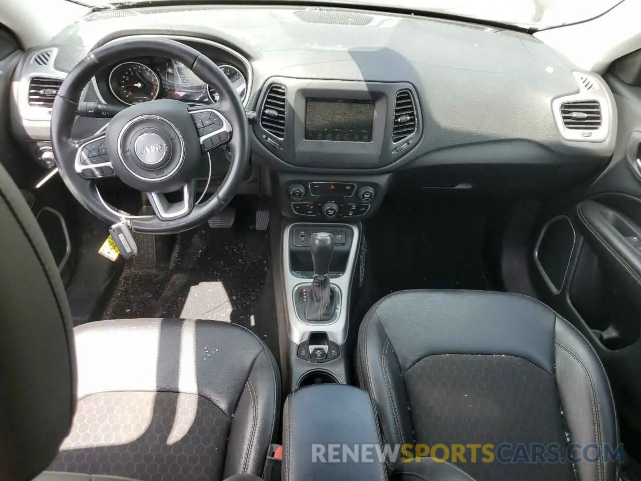 8 Photograph of a damaged car 3C4NJCBB8LT162064 JEEP COMPASS 2020