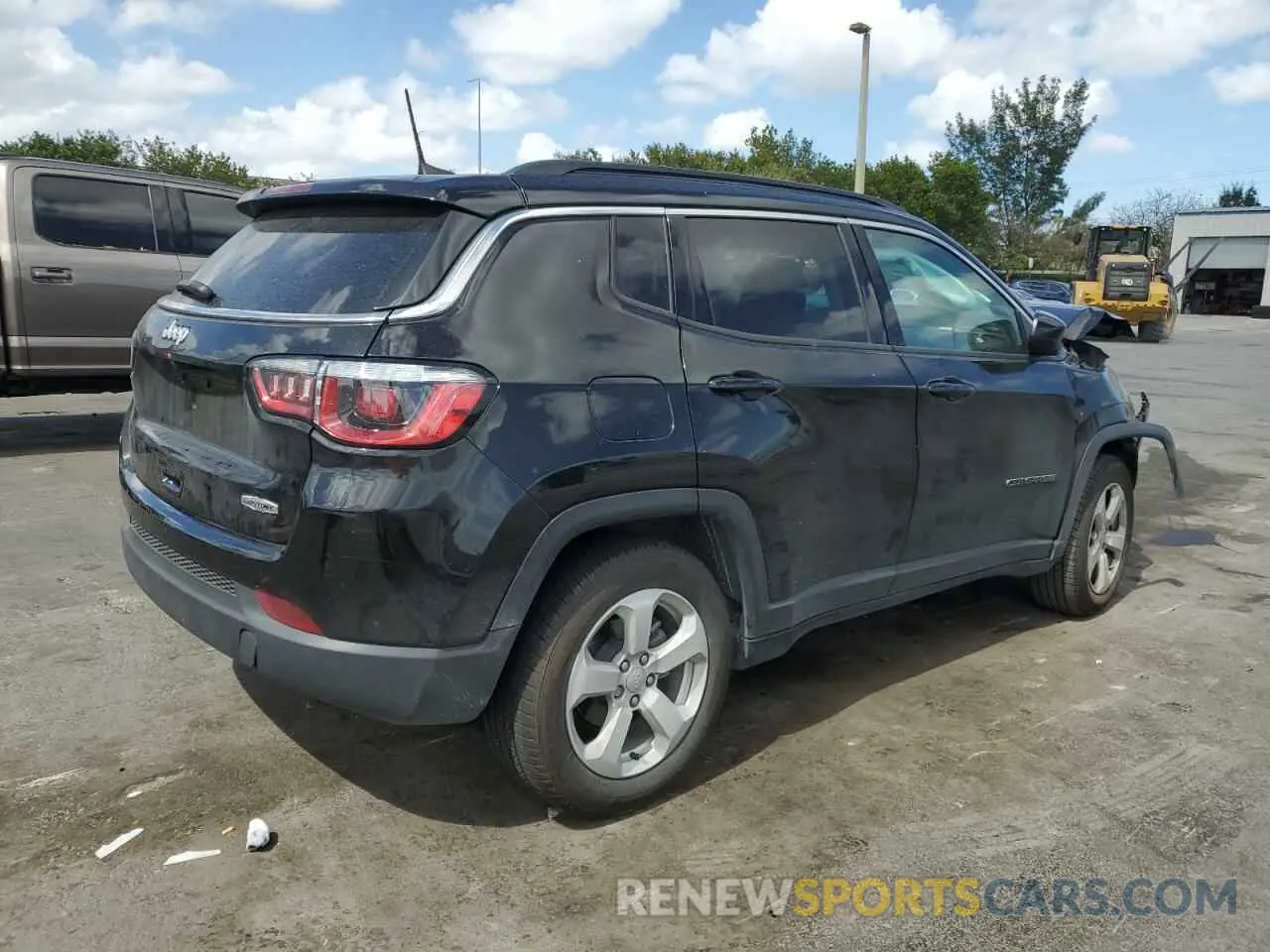 3 Photograph of a damaged car 3C4NJCBB8LT162470 JEEP COMPASS 2020