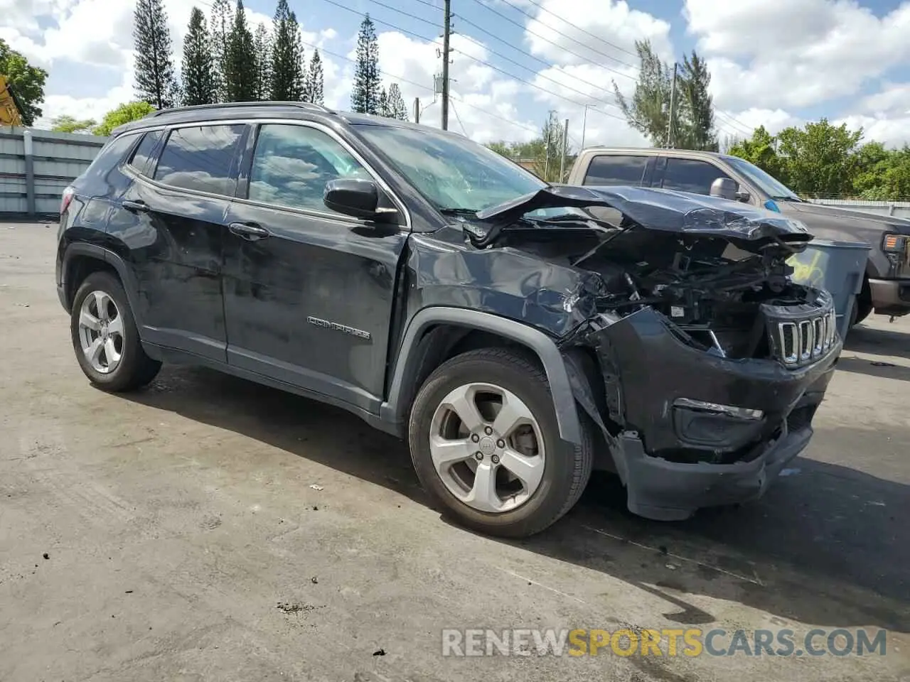 4 Photograph of a damaged car 3C4NJCBB8LT162470 JEEP COMPASS 2020
