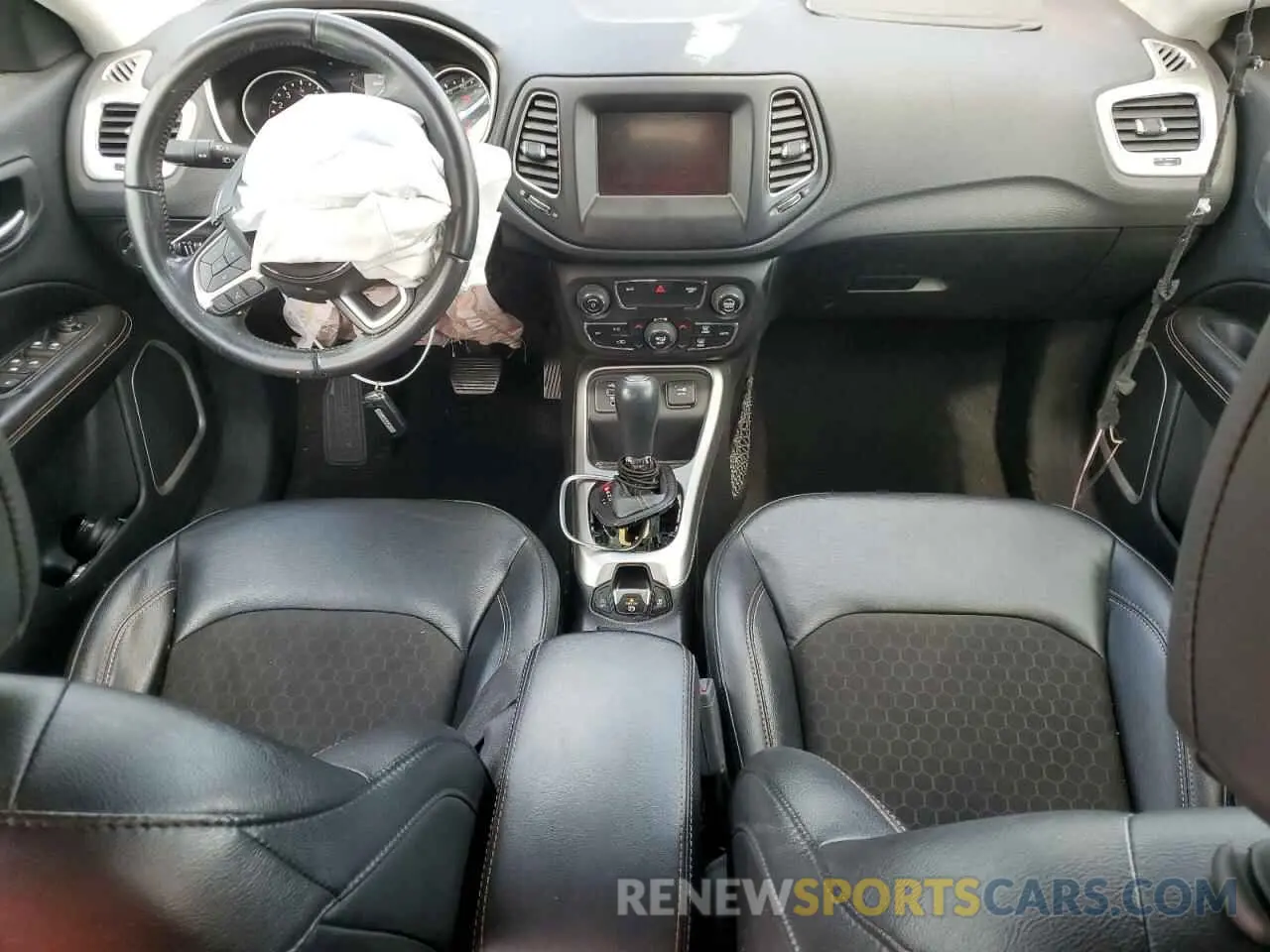 8 Photograph of a damaged car 3C4NJCBB8LT162470 JEEP COMPASS 2020