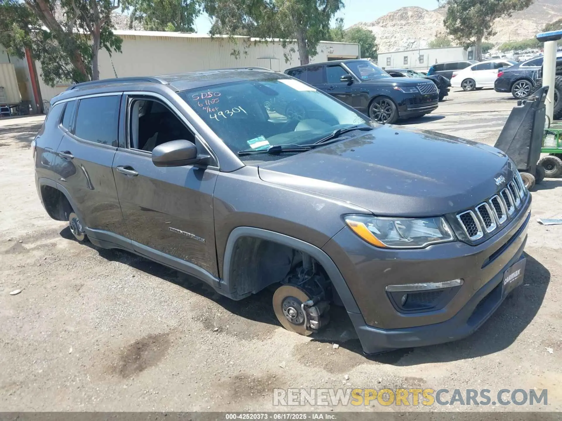 1 Photograph of a damaged car 3C4NJCBB9LT169802 JEEP COMPASS 2020