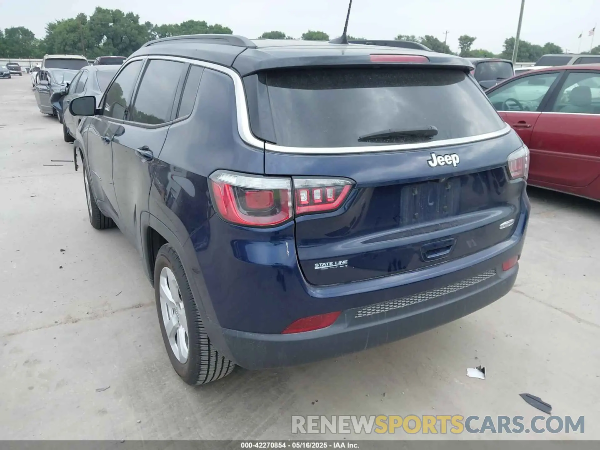 3 Photograph of a damaged car 3C4NJCBBXLT205917 JEEP COMPASS 2020