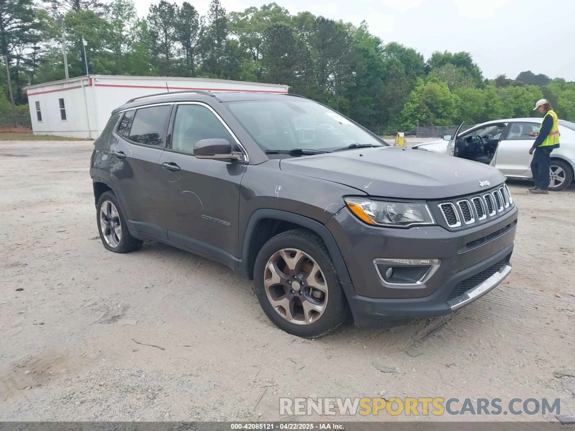 1 Фотография поврежденного автомобиля 3C4NJCCB0LT128635 JEEP COMPASS 2020