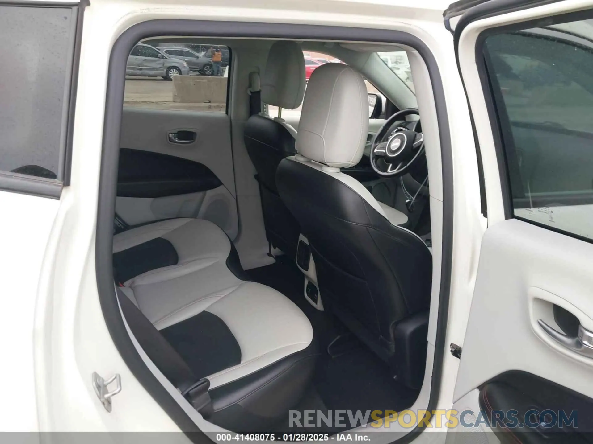 8 Фотография поврежденного автомобиля 3C4NJCCB1LT218568 JEEP COMPASS 2020