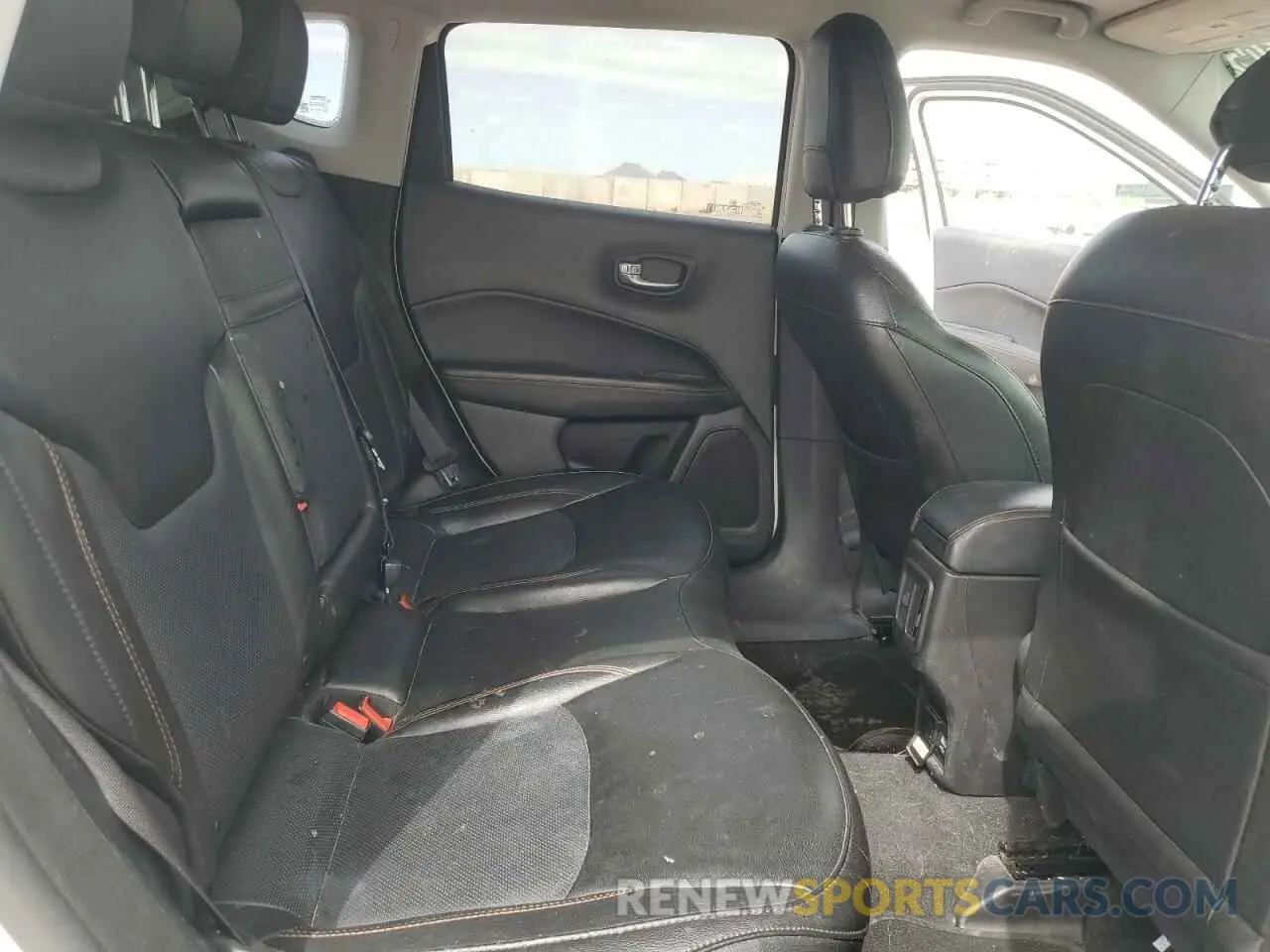 11 Фотография поврежденного автомобиля 3C4NJCCB2LT110363 JEEP COMPASS 2020