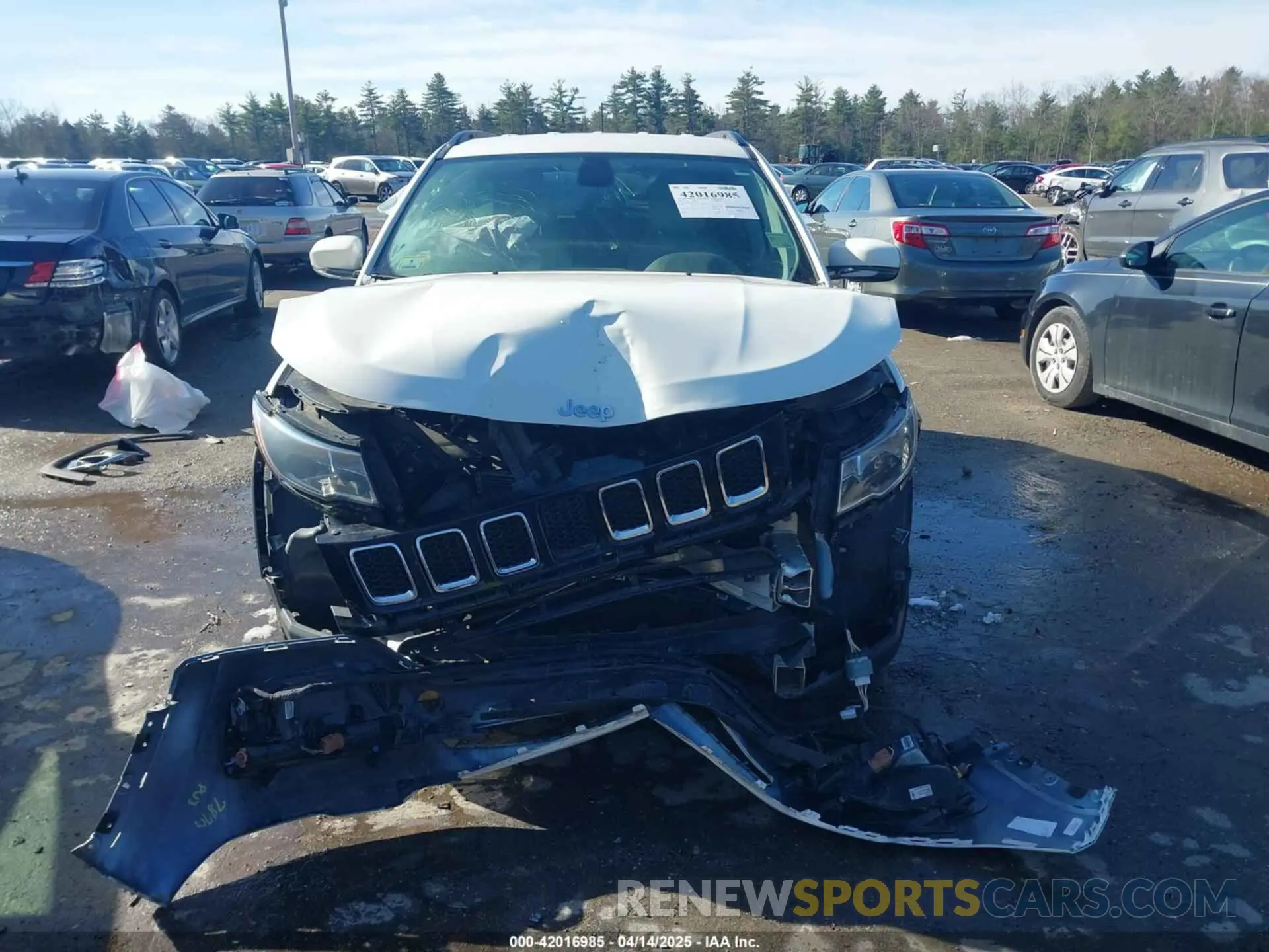 13 Photograph of a damaged car 3C4NJCCB4LT129013 JEEP COMPASS 2020