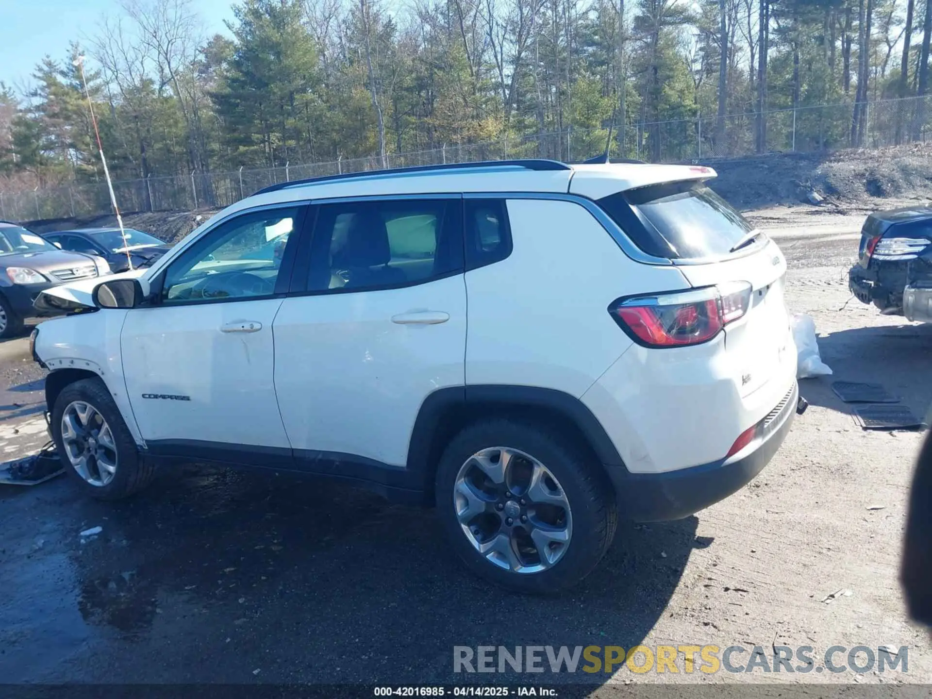 15 Photograph of a damaged car 3C4NJCCB4LT129013 JEEP COMPASS 2020