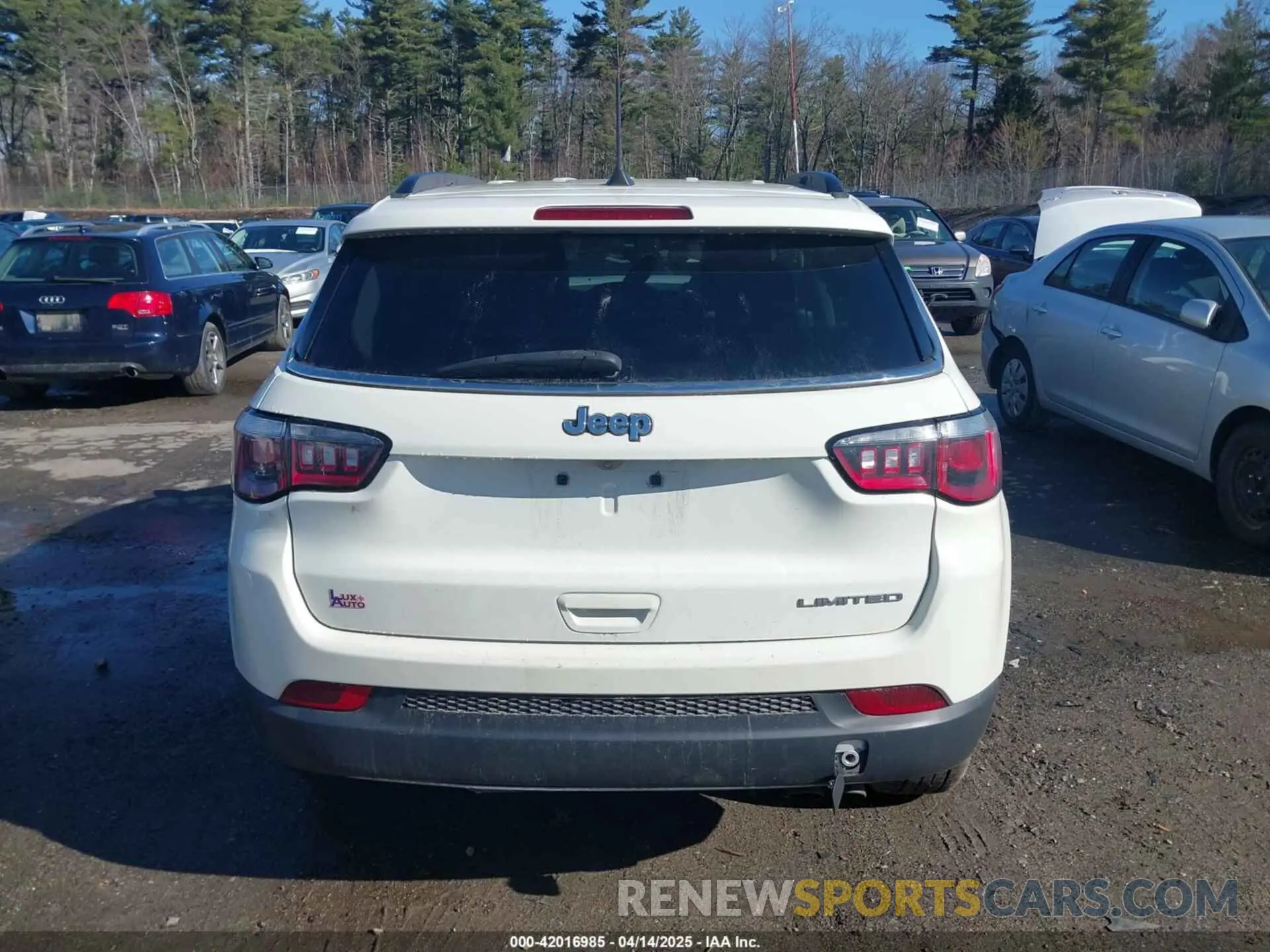 17 Photograph of a damaged car 3C4NJCCB4LT129013 JEEP COMPASS 2020