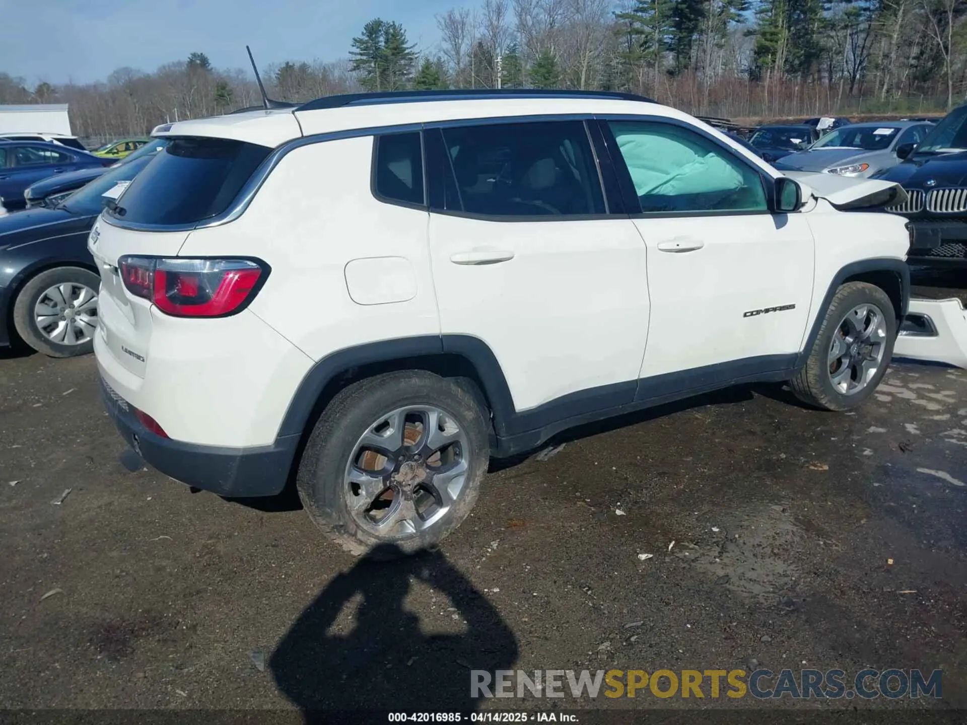 4 Photograph of a damaged car 3C4NJCCB4LT129013 JEEP COMPASS 2020