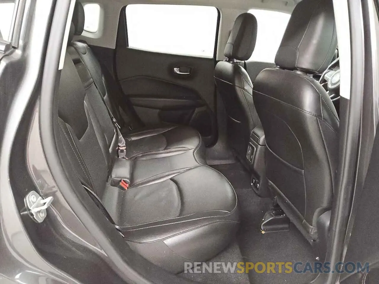 10 Photograph of a damaged car 3C4NJCCB4LT129058 JEEP COMPASS 2020