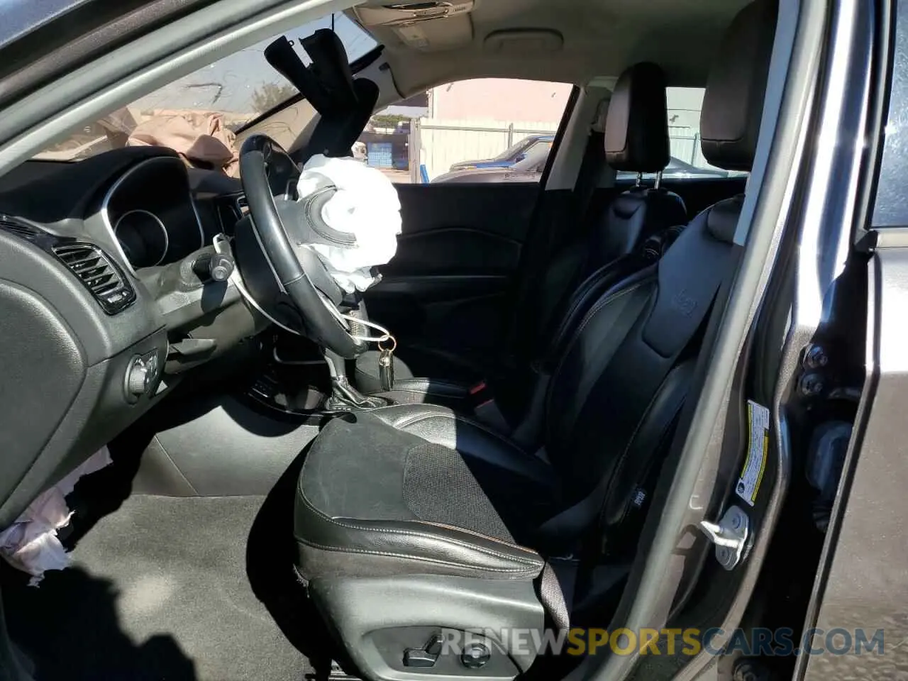 7 Photograph of a damaged car 3C4NJCCB6LT114528 JEEP COMPASS 2020