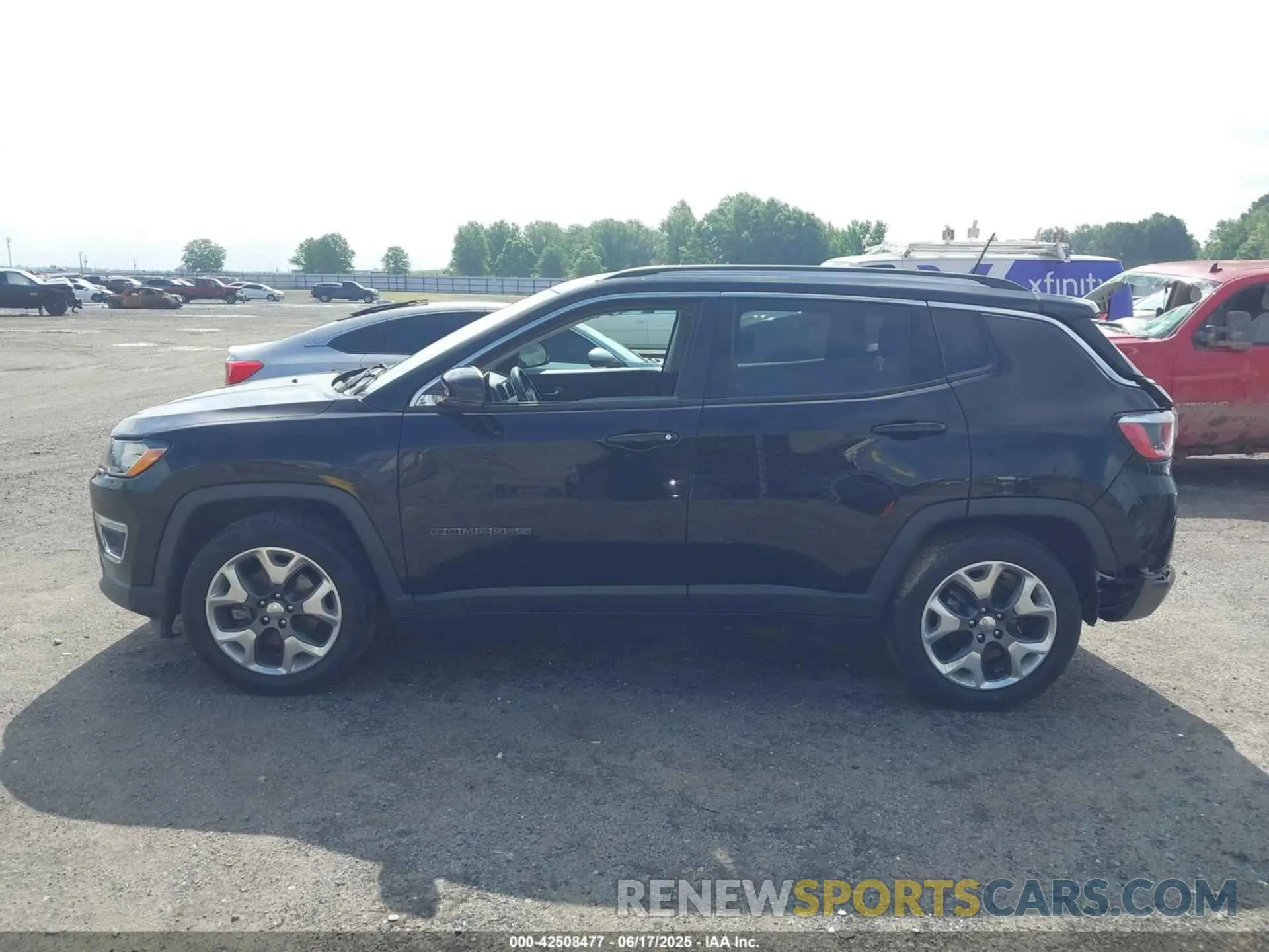 14 Photograph of a damaged car 3C4NJCCB6LT218582 JEEP COMPASS 2020