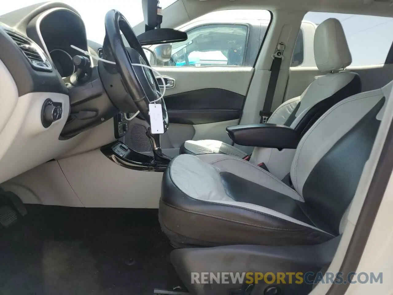 7 Photograph of a damaged car 3C4NJCCB7LT114392 JEEP COMPASS 2020