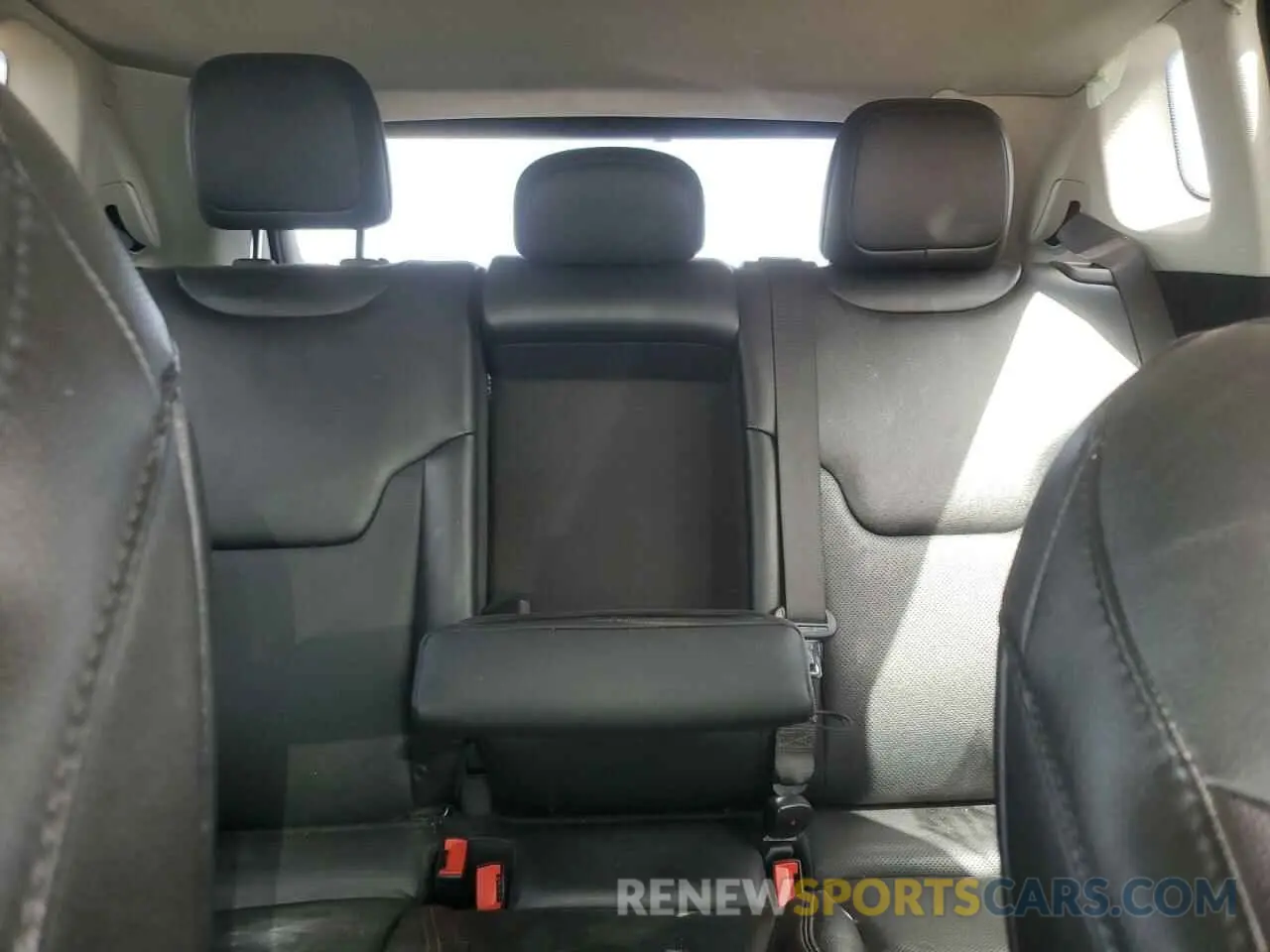 10 Фотография поврежденного автомобиля 3C4NJCCB9LT170785 JEEP COMPASS 2020