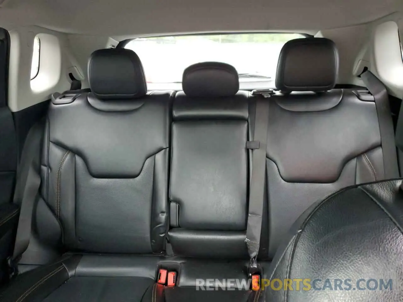 10 Фотография поврежденного автомобиля 3C4NJCCBXLT211330 JEEP COMPASS 2020