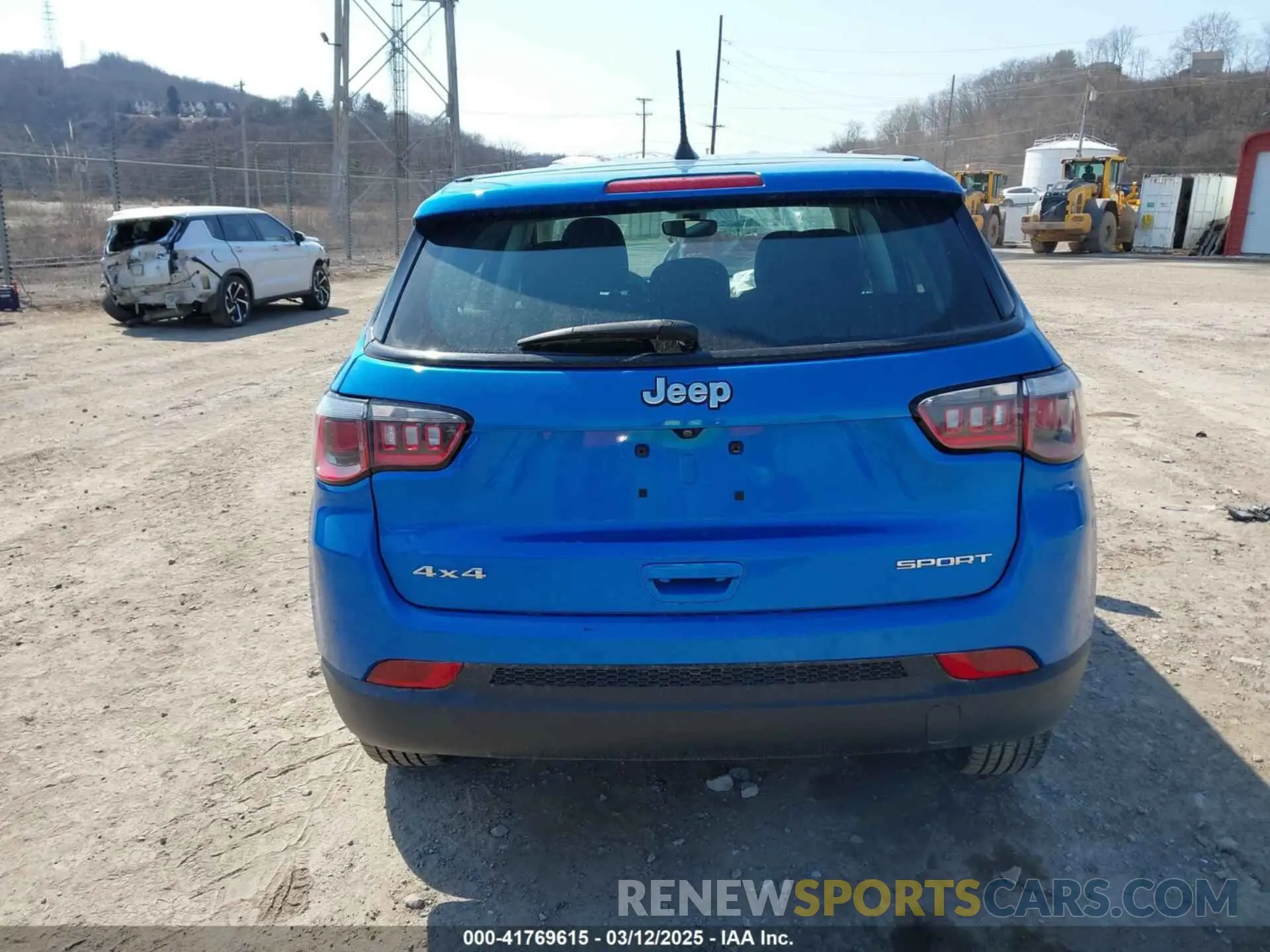 15 Photograph of a damaged car 3C4NJDAB0LT142611 JEEP COMPASS 2020