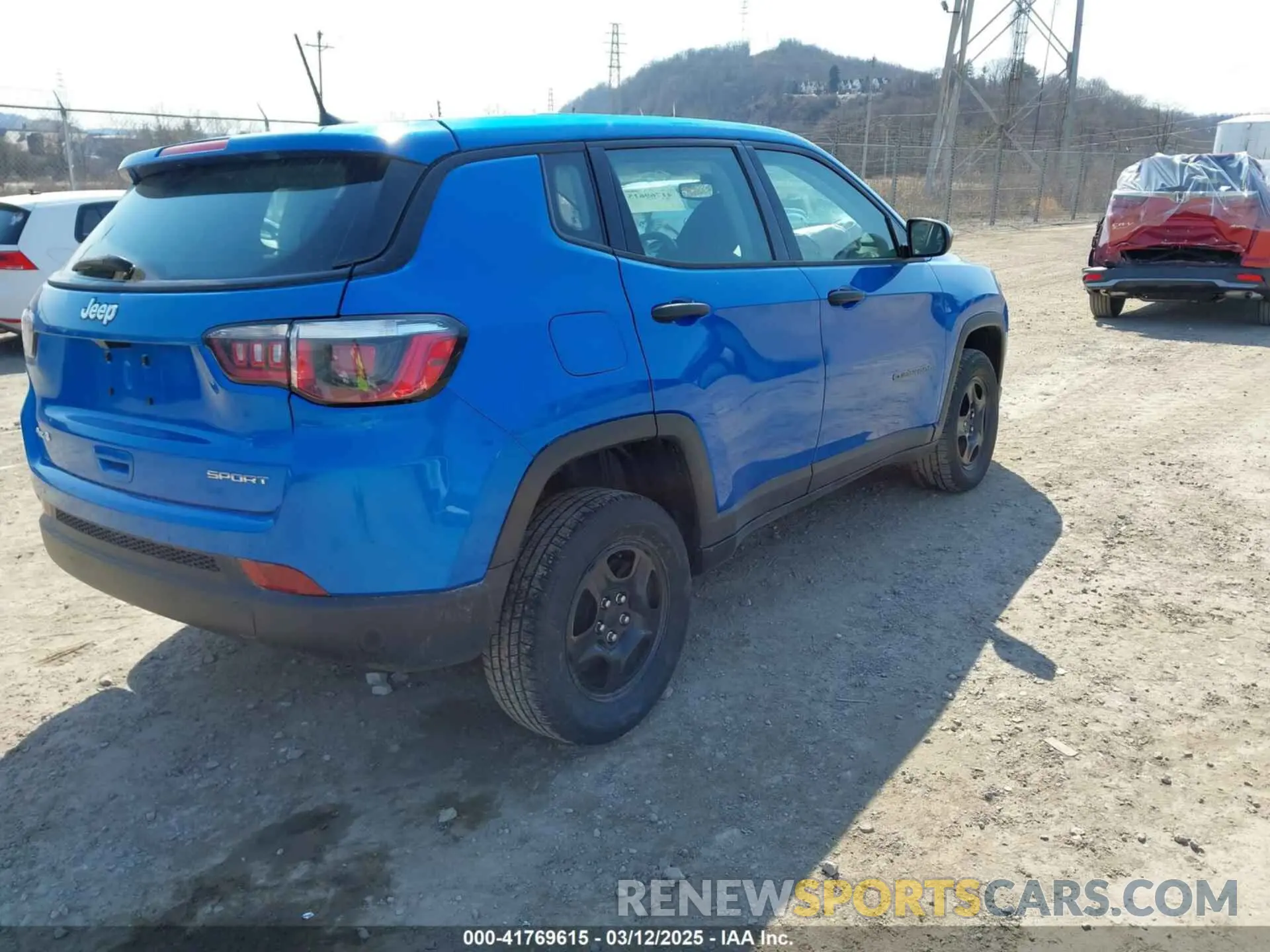 4 Photograph of a damaged car 3C4NJDAB0LT142611 JEEP COMPASS 2020