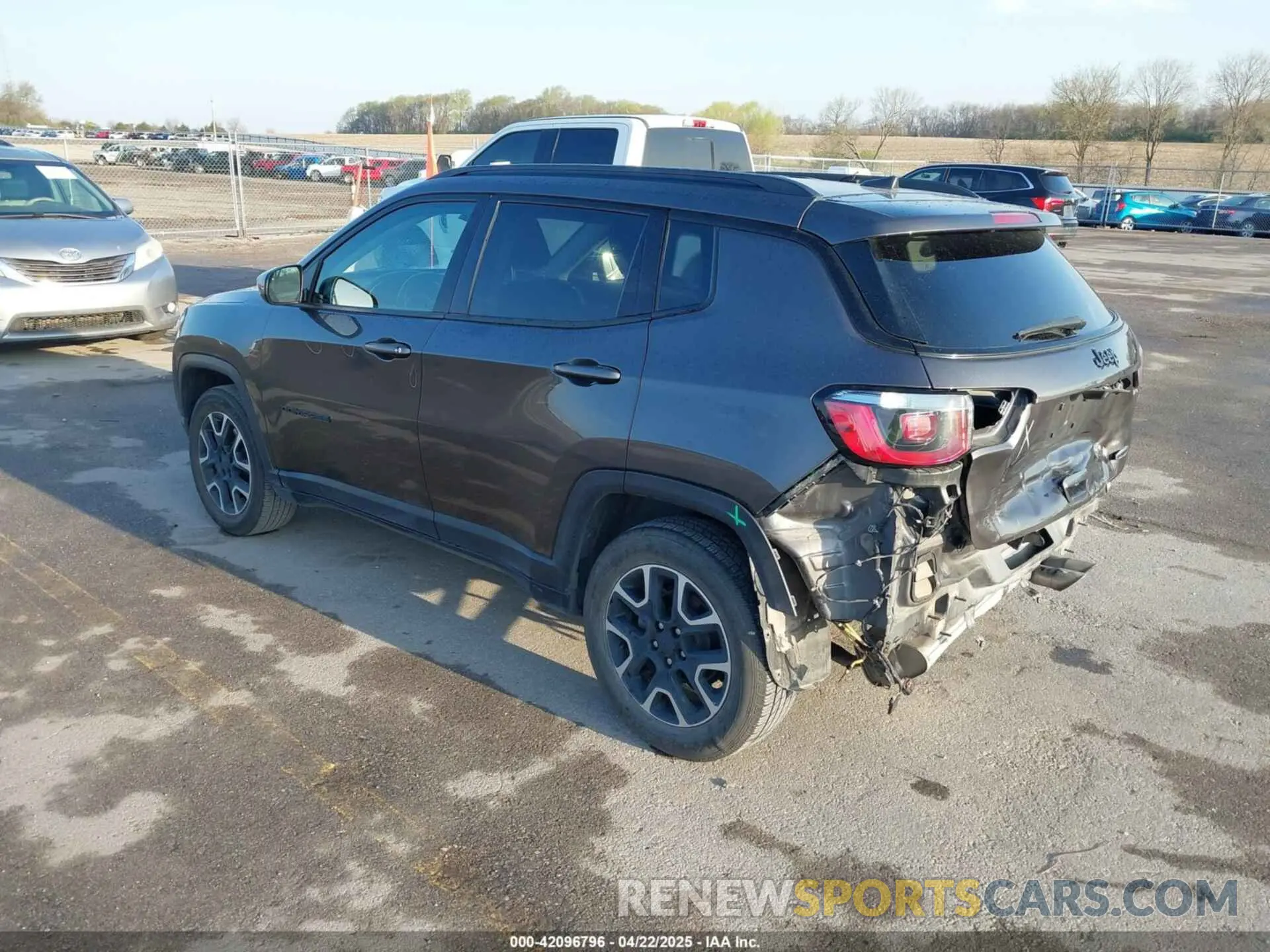 3 Фотография поврежденного автомобиля 3C4NJDAB3LT224171 JEEP COMPASS 2020