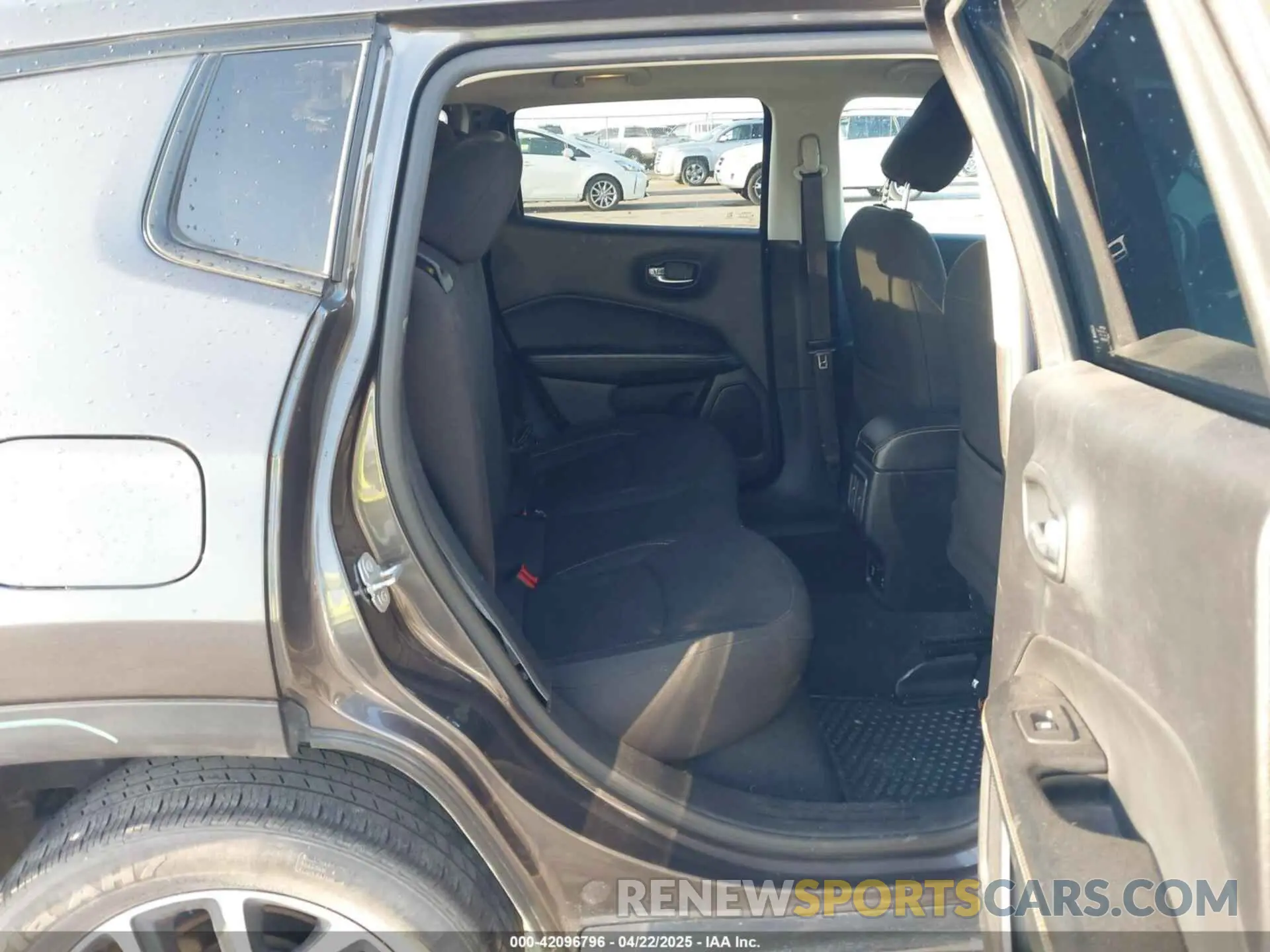8 Фотография поврежденного автомобиля 3C4NJDAB3LT224171 JEEP COMPASS 2020
