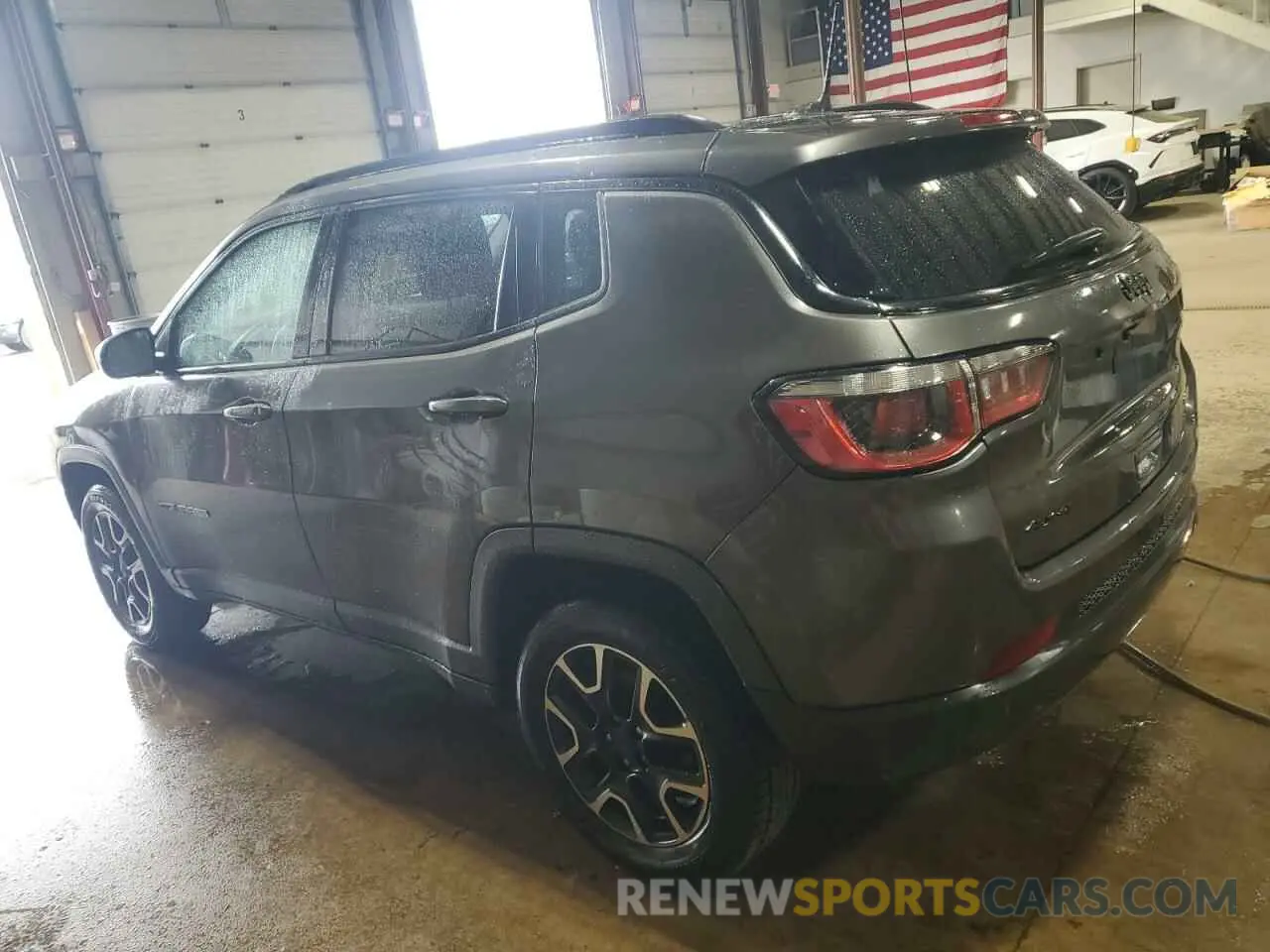 2 Photograph of a damaged car 3C4NJDAB6LT212385 JEEP COMPASS 2020