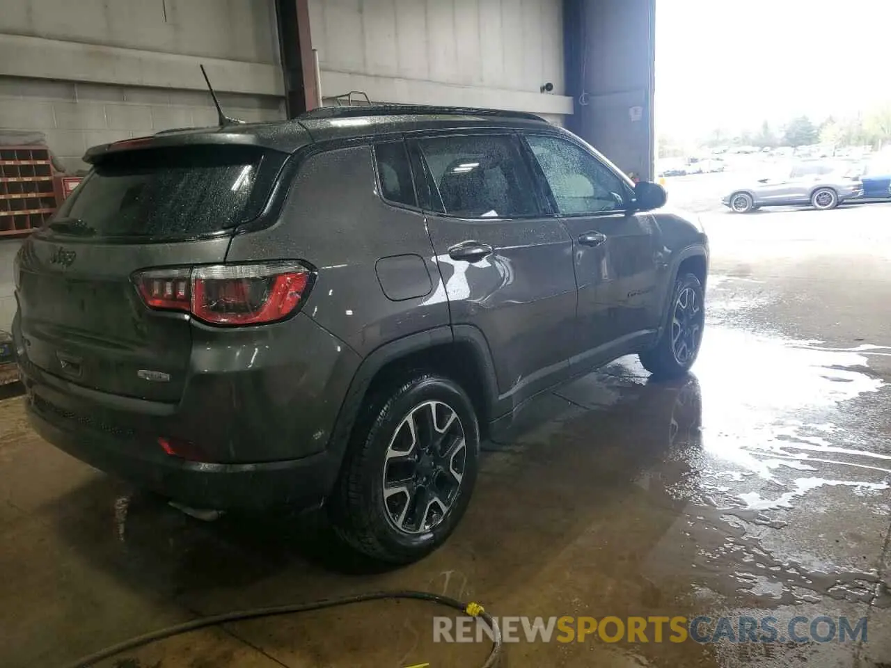 3 Photograph of a damaged car 3C4NJDAB6LT212385 JEEP COMPASS 2020