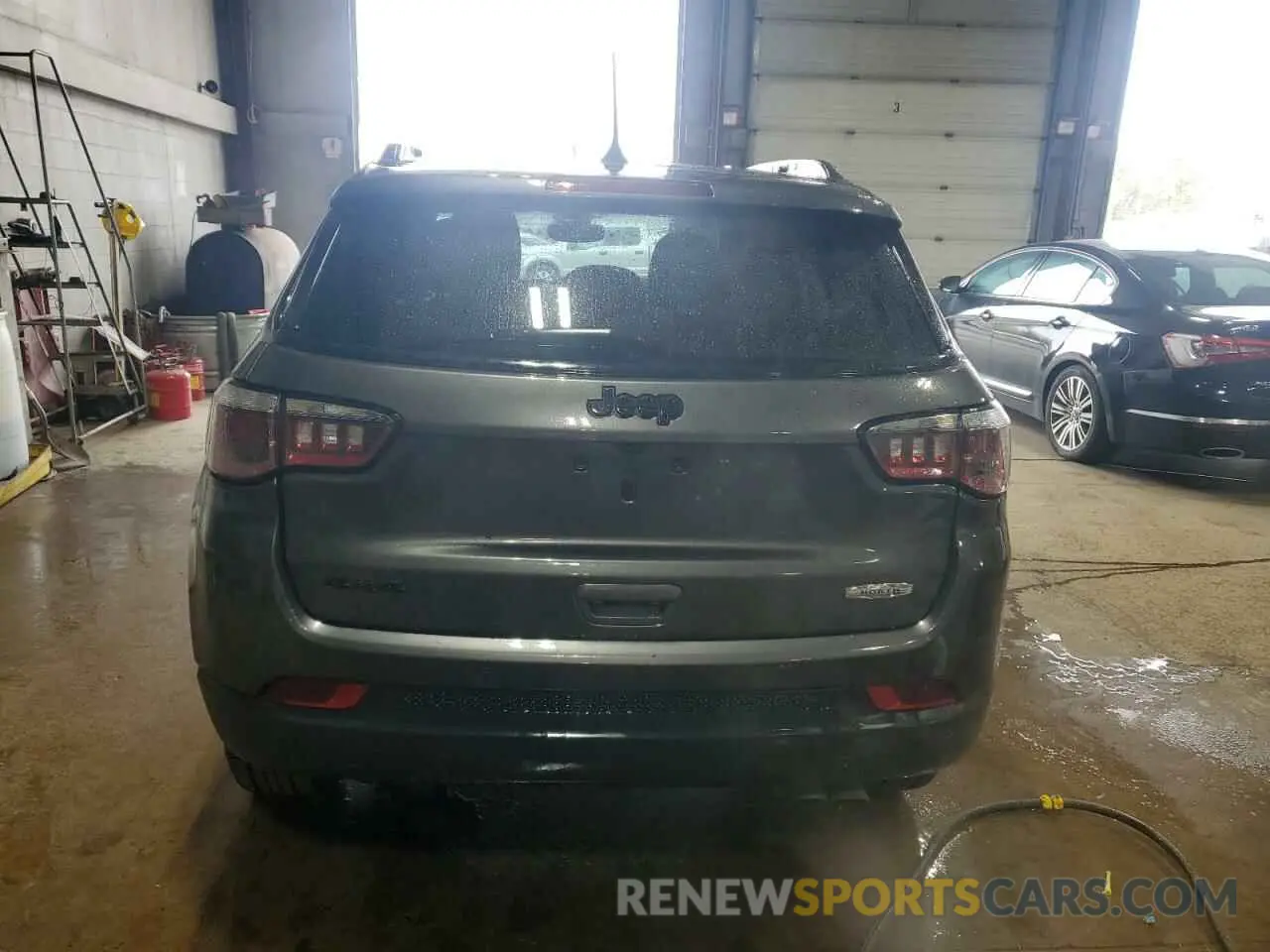 6 Photograph of a damaged car 3C4NJDAB6LT212385 JEEP COMPASS 2020