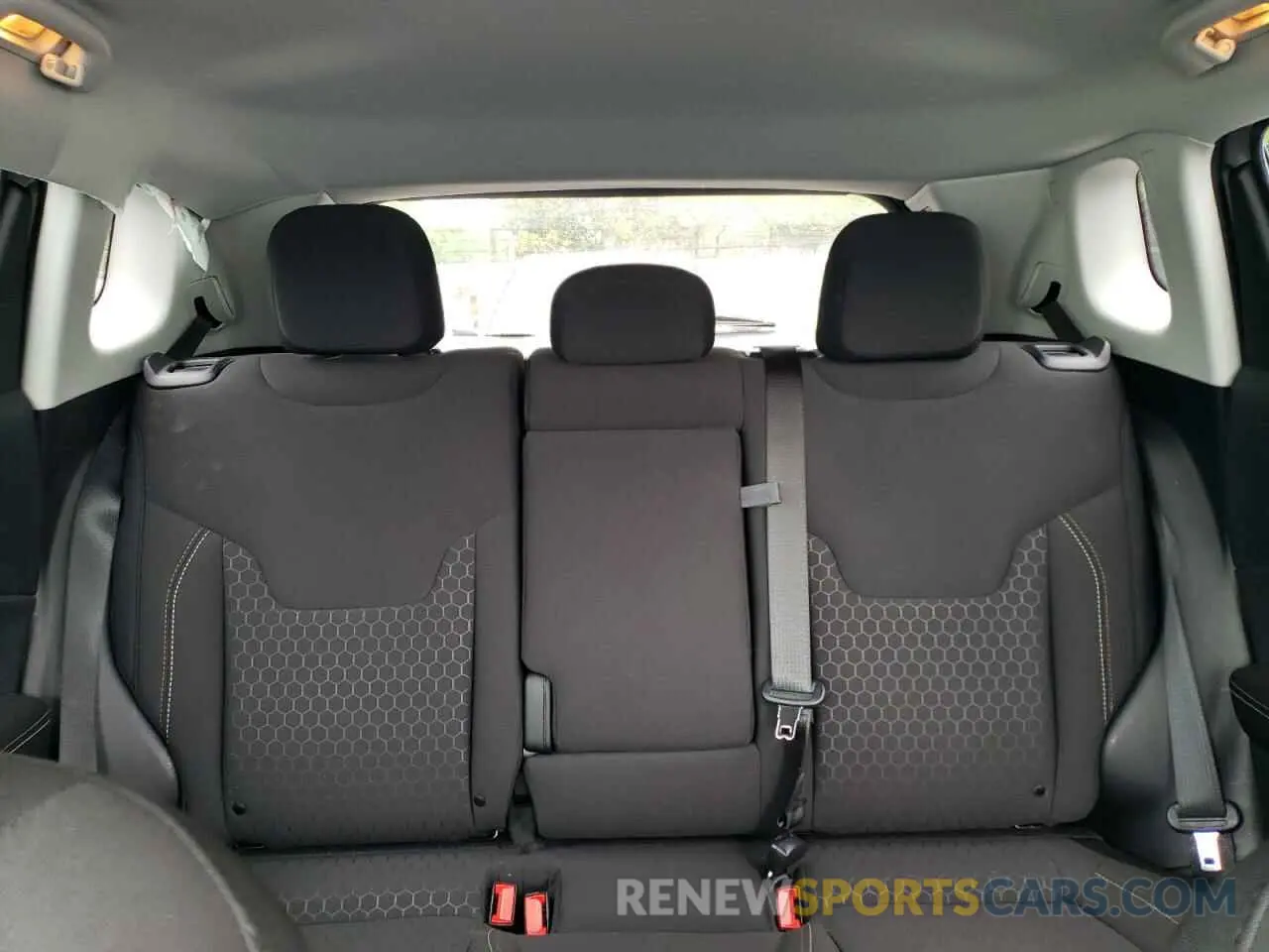10 Photograph of a damaged car 3C4NJDAB7LT165576 JEEP COMPASS 2020