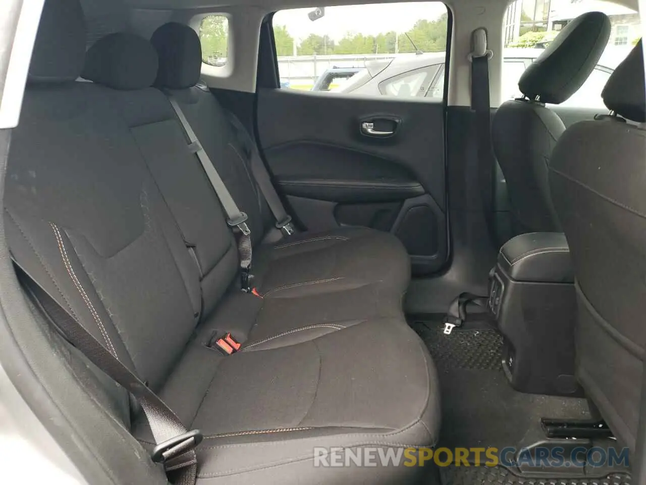 11 Photograph of a damaged car 3C4NJDAB7LT165576 JEEP COMPASS 2020