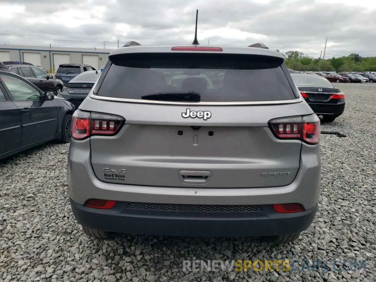 6 Photograph of a damaged car 3C4NJDAB7LT165576 JEEP COMPASS 2020