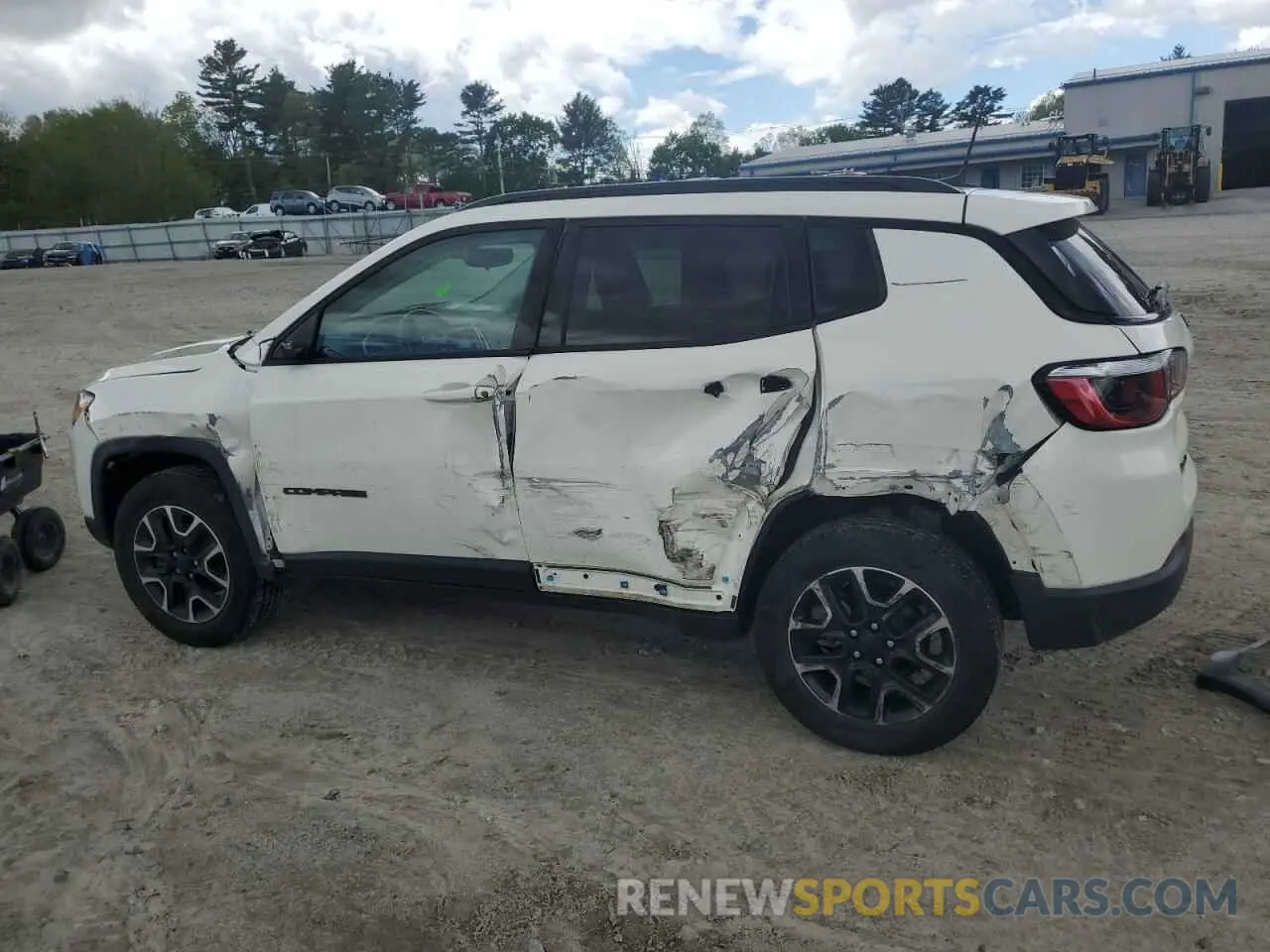 2 Photograph of a damaged car 3C4NJDAB9LT174408 JEEP COMPASS 2020