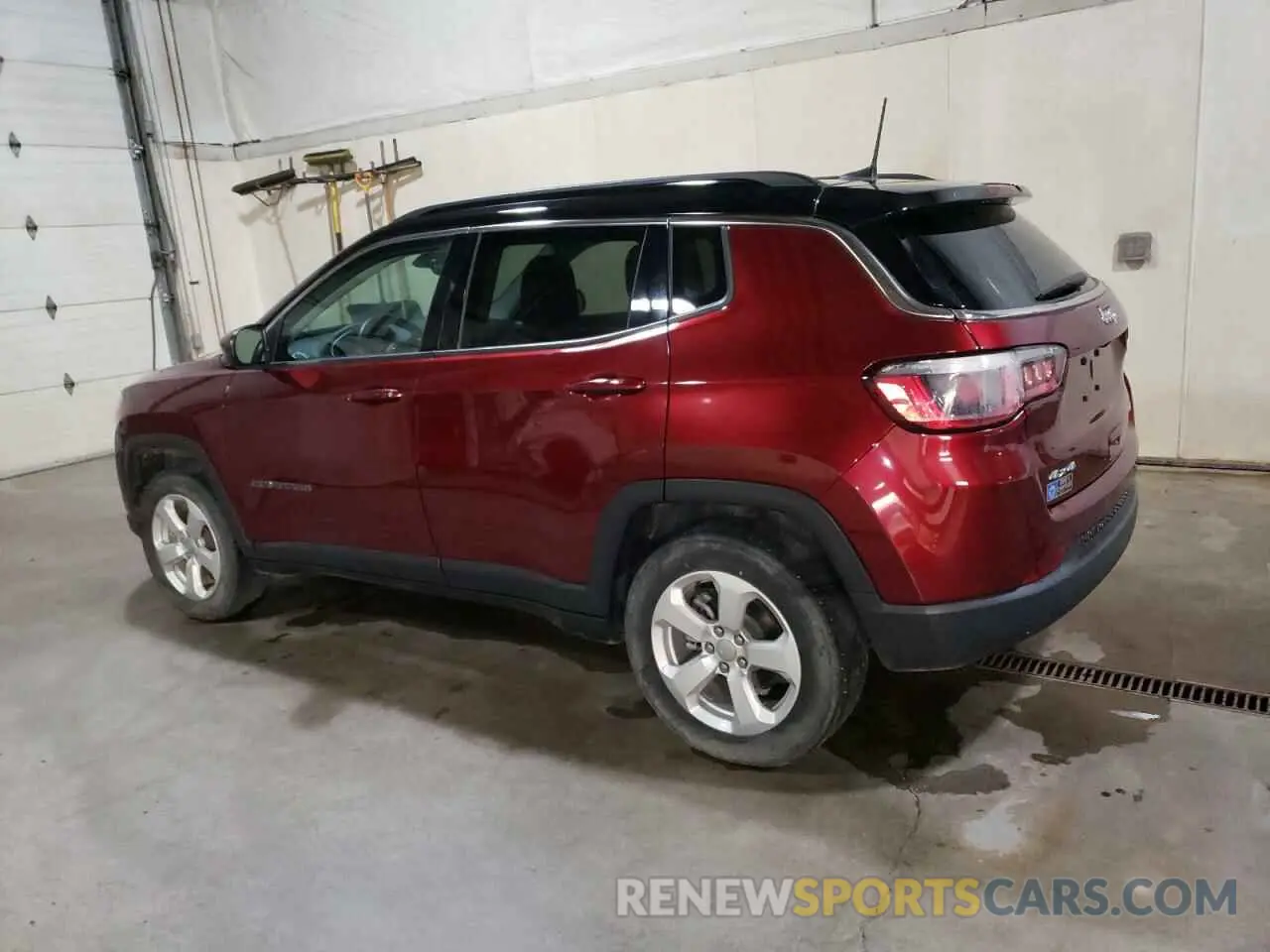 2 Photograph of a damaged car 3C4NJDBB0LT229343 JEEP COMPASS 2020