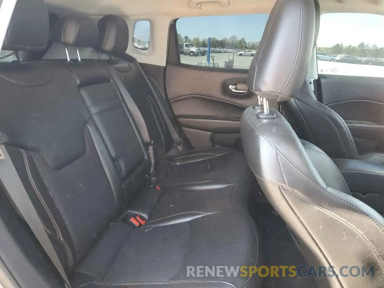 11 Photograph of a damaged car 3C4NJDBB1LT135312 JEEP COMPASS 2020