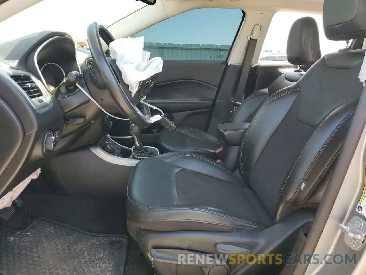 7 Photograph of a damaged car 3C4NJDBB1LT135312 JEEP COMPASS 2020